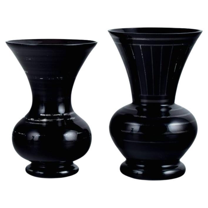 Deux vases Art déco en verre d'art, années 1930-1940