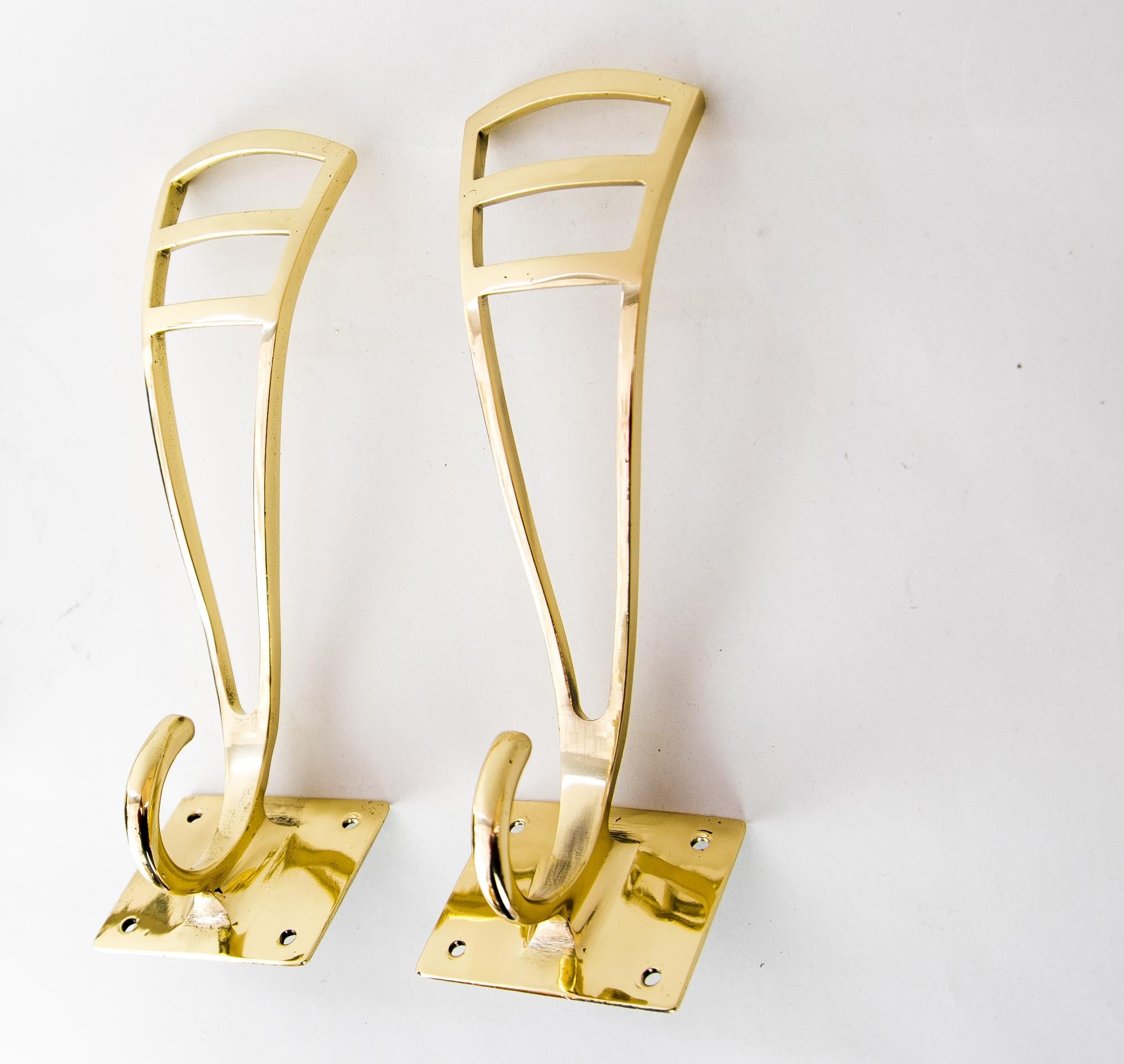 Two Art Deco wall hooks nickel-plated, Vienna, circa 1920s
Polished and stove enameled.