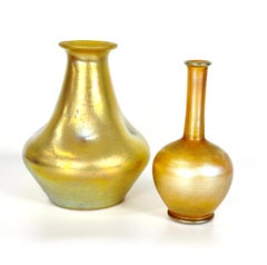 Zwei Vasen aus Jugendstil-Favrilglas