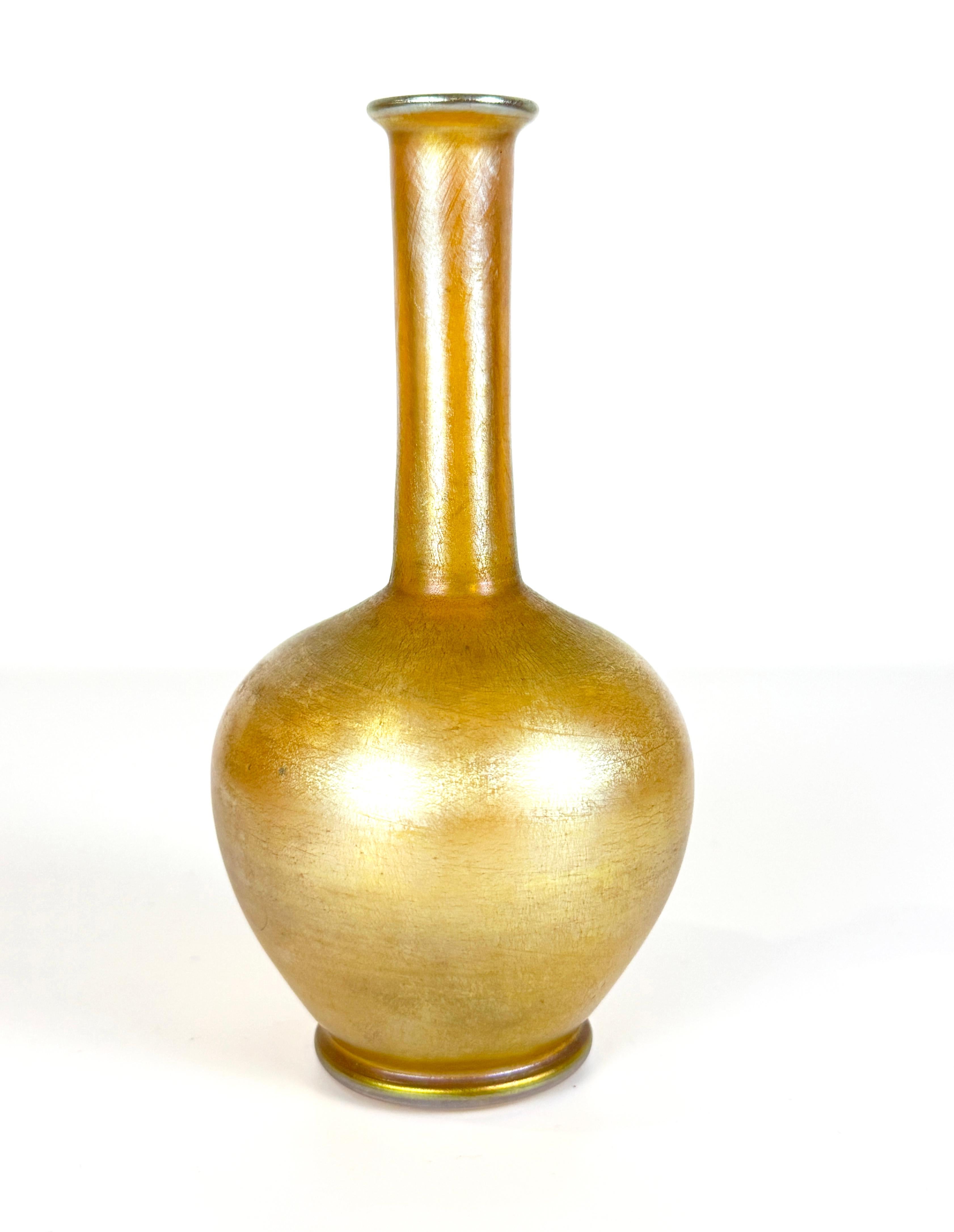 Due vasi in vetro Favrile Art Nouveau, Louis Comfort Tiffany in vendita 3