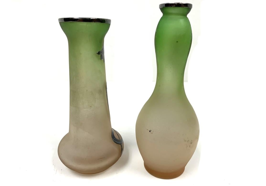 Dos jarrones Art Nouveau con capullos de plata sobredorada en Bastante bueno estado para la venta en Bridgeport, CT