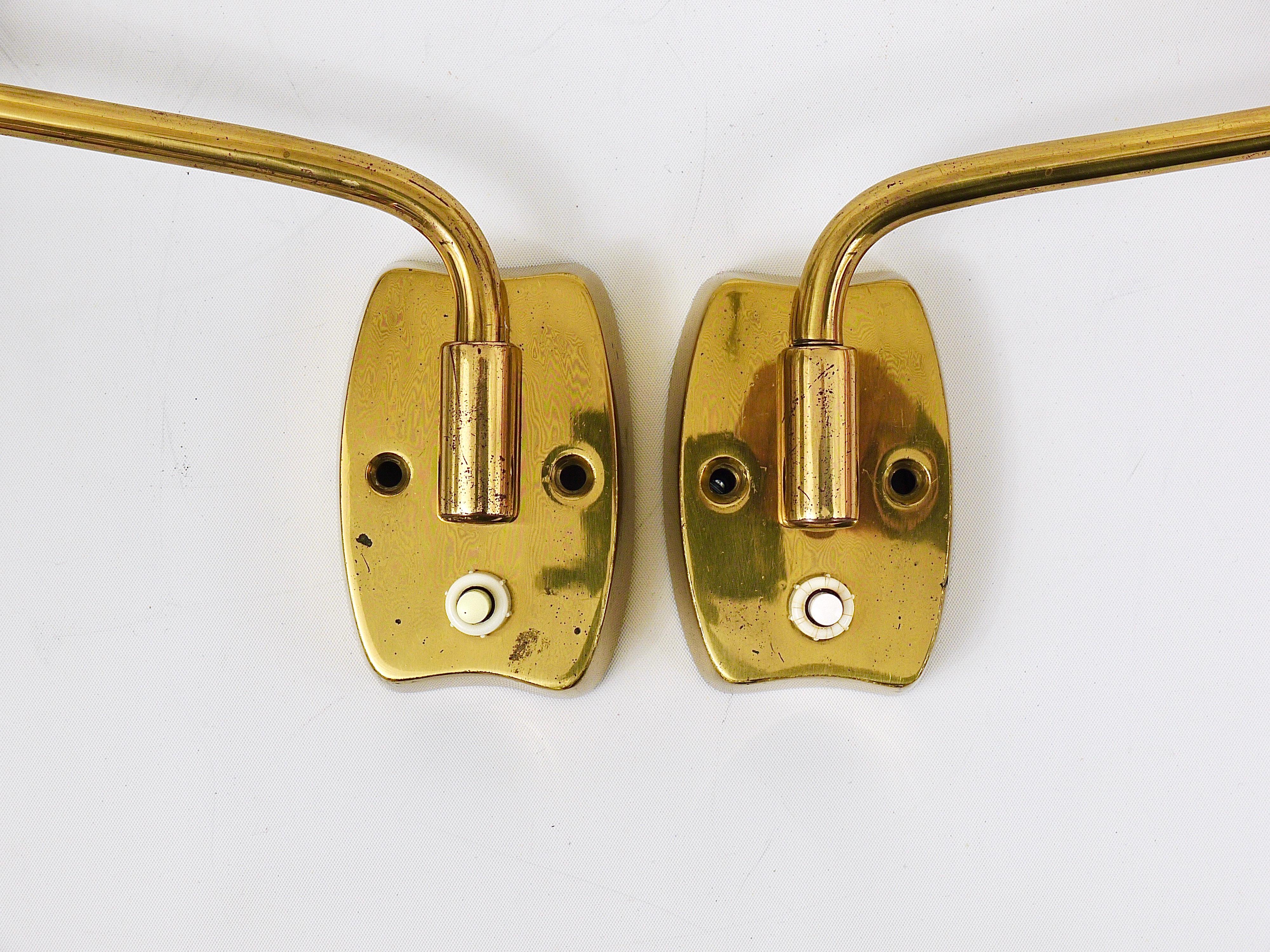 Italian Two Articulating Conical Brass Sconces in the Style of Stilnovo, Italy, 1950s For Sale