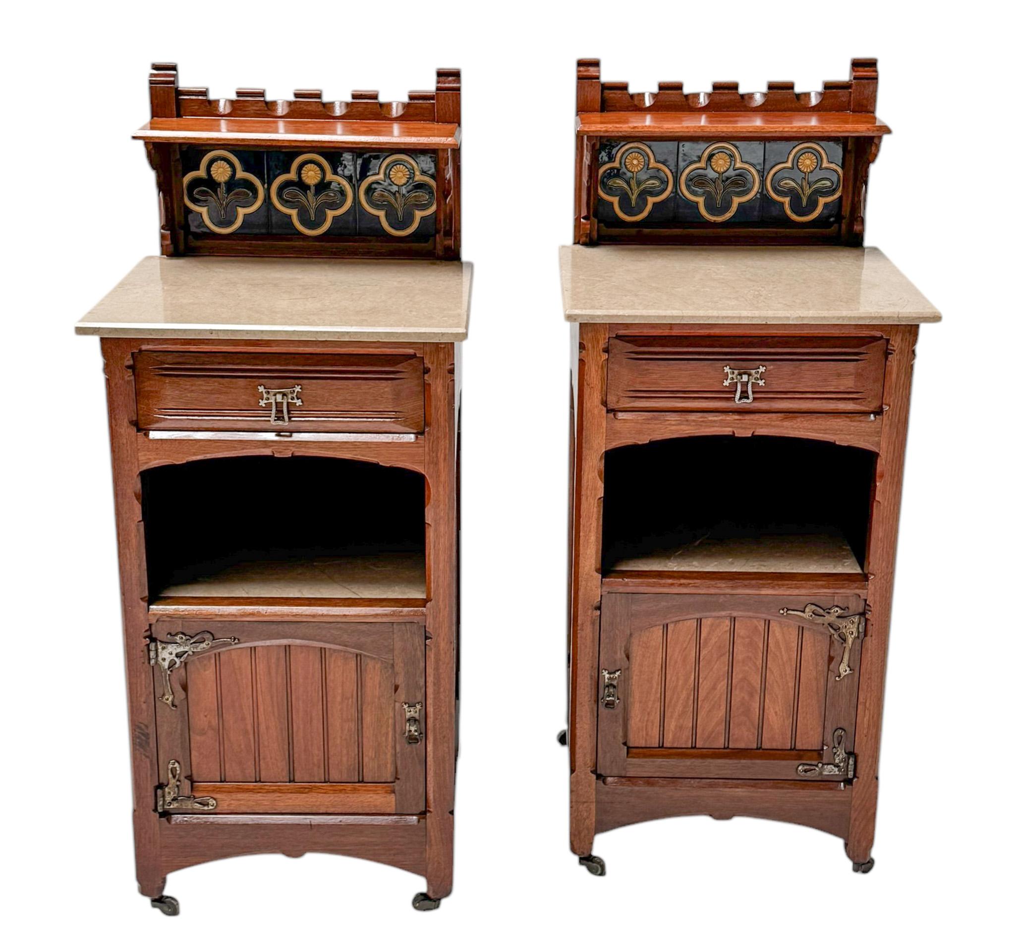 Ceramica Due comodini Arts & Crafts di Gustave Serrurier-Bovy, 1900 in vendita