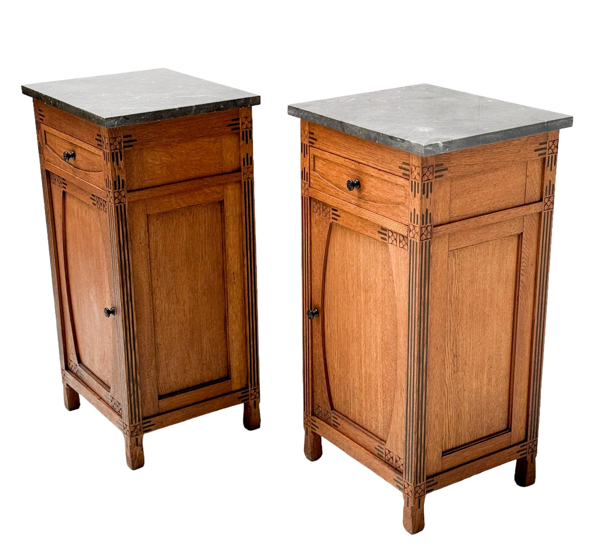 Two  Arts & Crafts Nightstands or Bedside Tables by H. P. Mutters & Zoon, 1900s In Good Condition In Amsterdam, NL