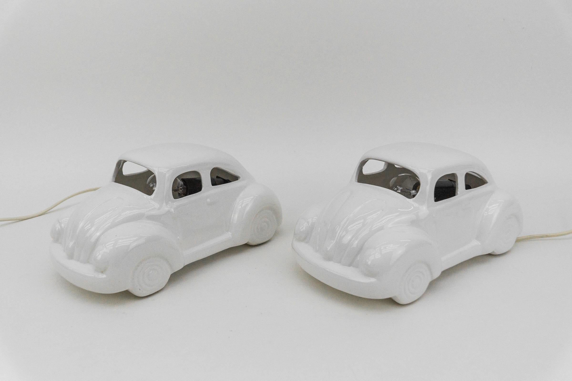 Allemand Deux superbes lampes de table en céramique en forme de coccinelle VW, Allemagne des années 1960 en vente