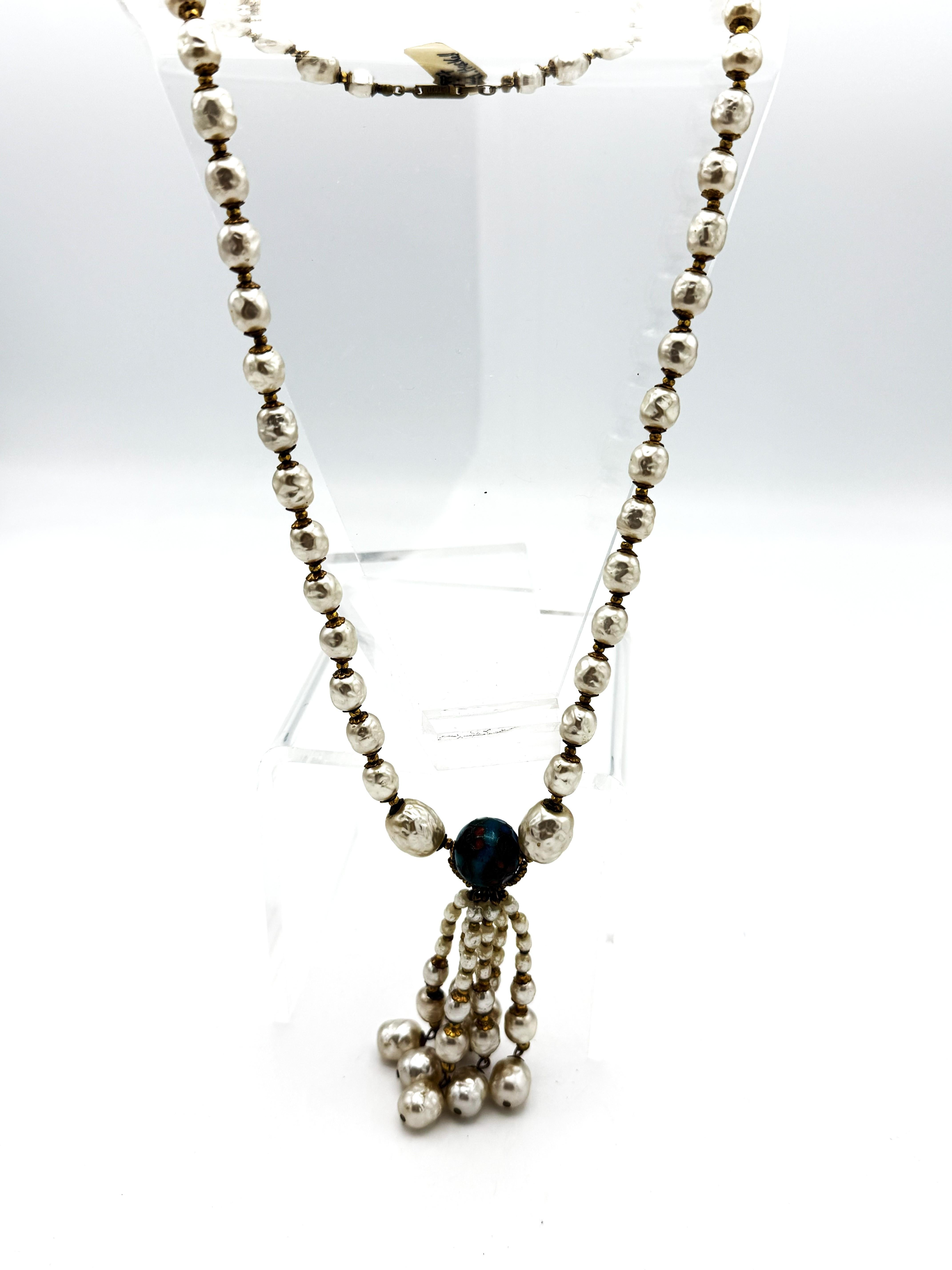 Two baroque pearl necklaces by Miriam Haskell US from the 1950s one with tassels en vente 8