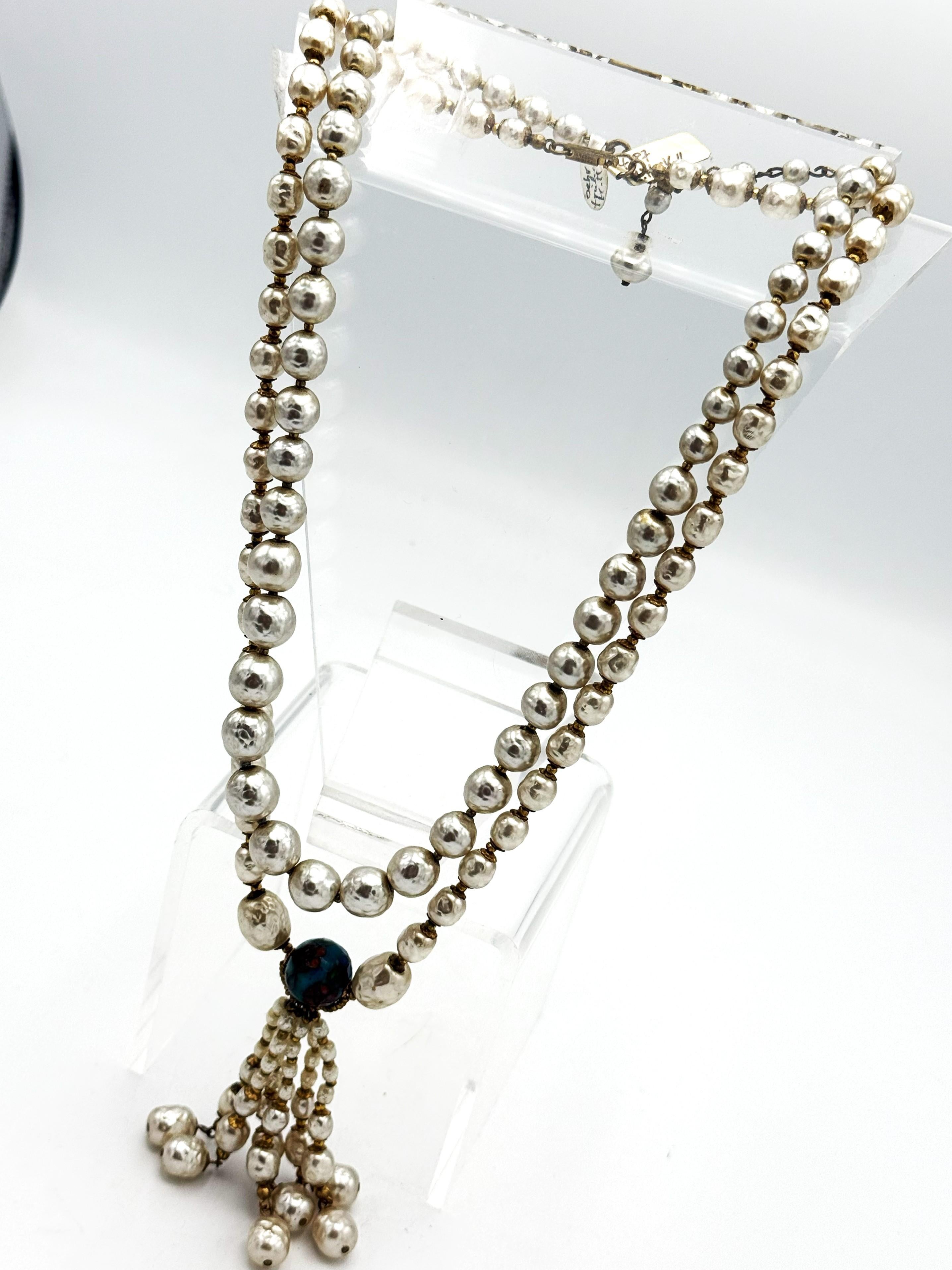 Two baroque pearl necklaces by Miriam Haskell US from the 1950s one with tassels Excellent état - En vente à Stuttgart, DE