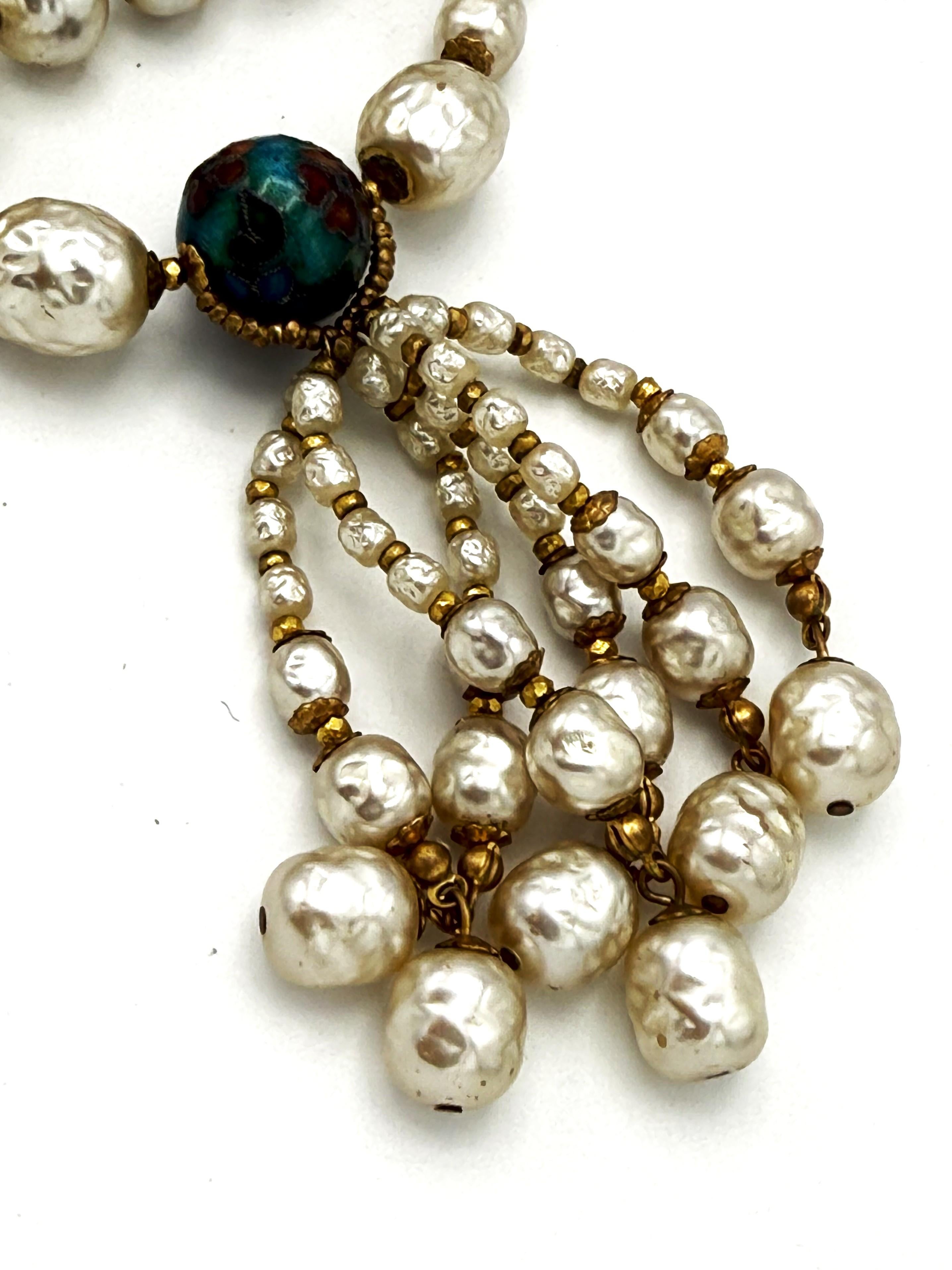 Two baroque pearl necklaces by Miriam Haskell US from the 1950s one with tassels en vente 2