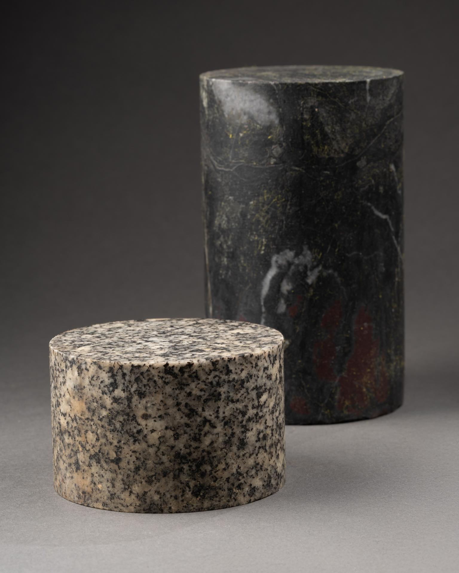 Two bases in rare Breccia Africano and Granito Nero
Cylinder in Breccia Africano
H 12.5 × D 7 cm

Cylinder in Granito Nero
H 6 × D 9 cm

These two cylindrical bases made of rare marble are ideal for displaying ancient or modern objects and