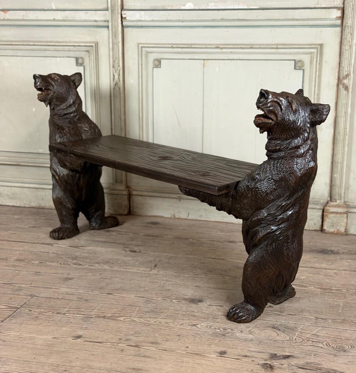 Due orsi di Berna o Brienz, noti come orsi della Black Forest, che formano una panchina, 19t In condizioni ottime in vendita a Honnelles, WHT