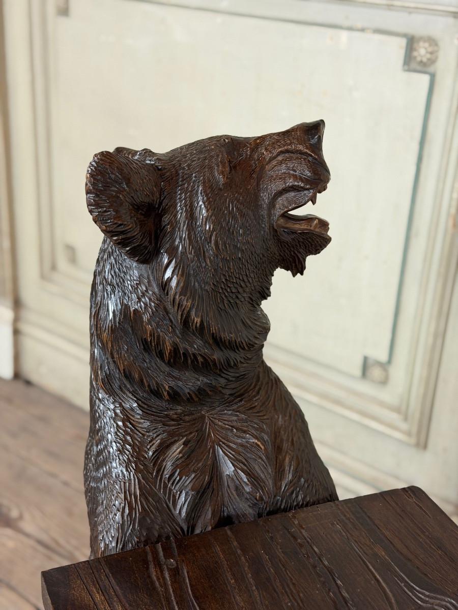 XX secolo Due orsi di Berna o Brienz, noti come orsi della Black Forest, che formano una panchina, 19t in vendita