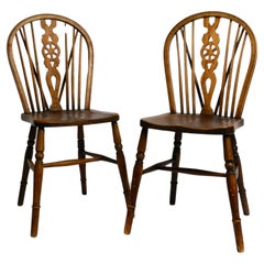 Two beautiful 1930s English Windsor chairs made of beech and elm wood
