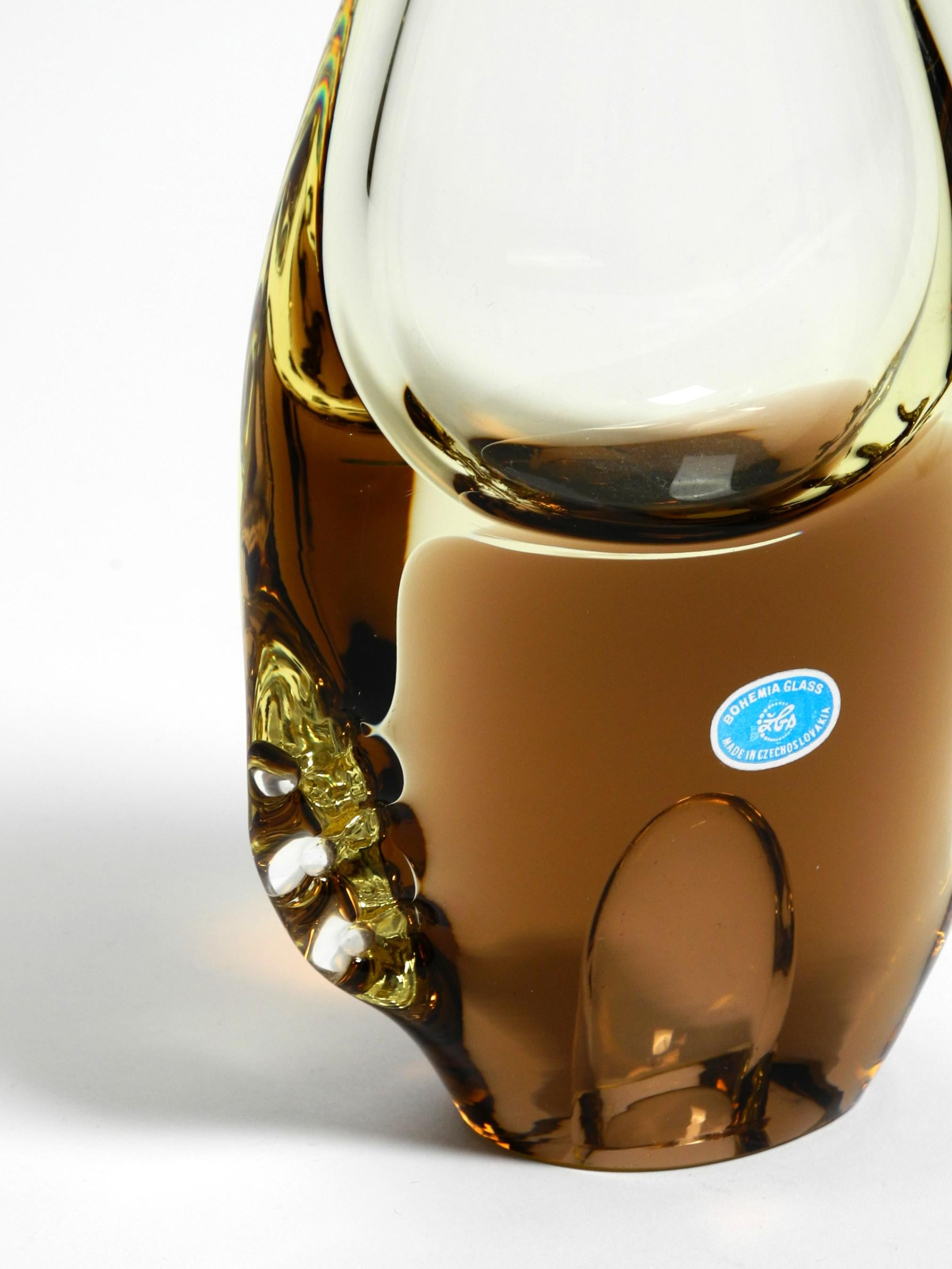 Two beautiful 1960s crystal glass vases by Miroslav Klinger for Bohemia Glass For Sale 6