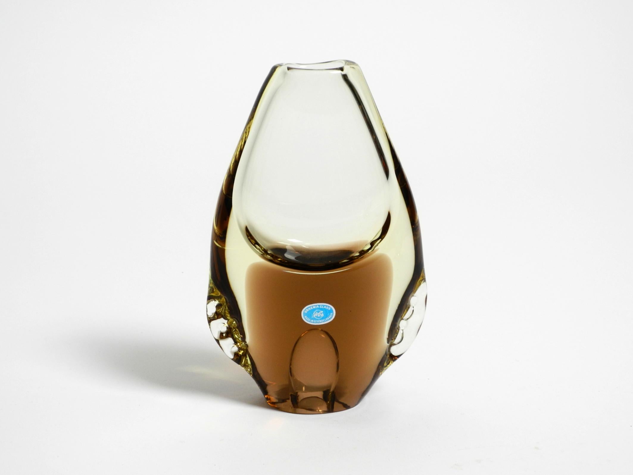 Two beautiful 1960s crystal glass vases by Miroslav Klinger for Bohemia Glass For Sale 8