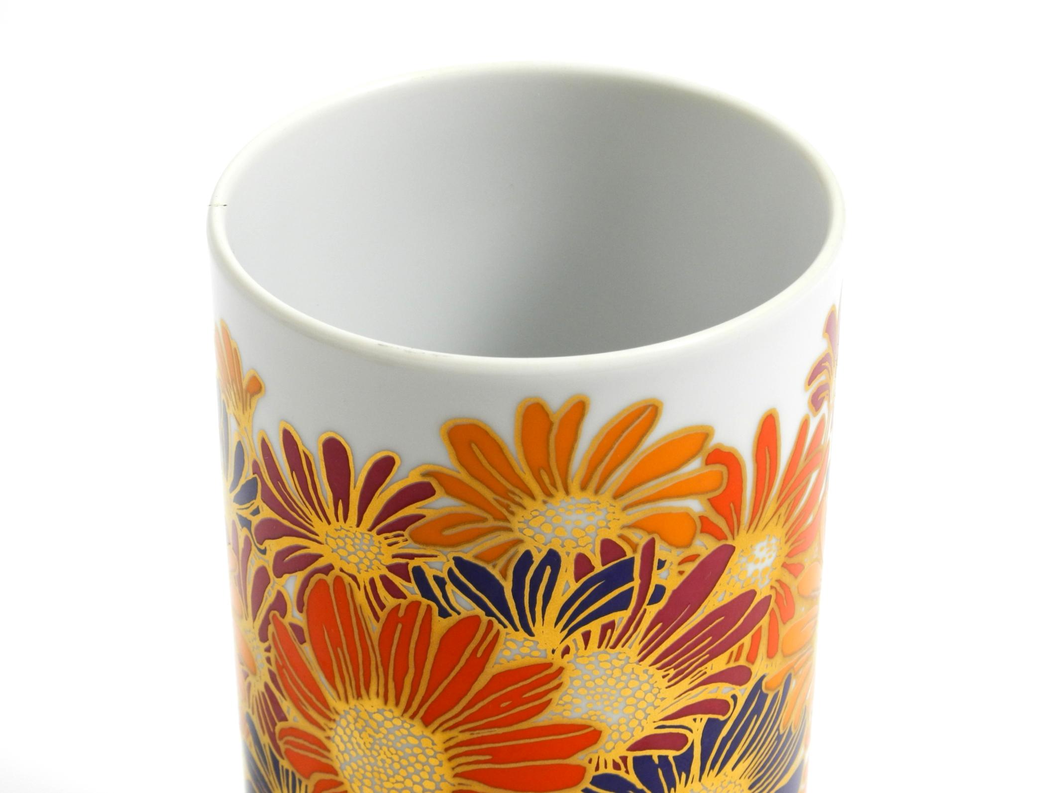 Two beautiful 80s porcelain vases by Rosamonde Nairac for Rosenthal studio-line For Sale 1