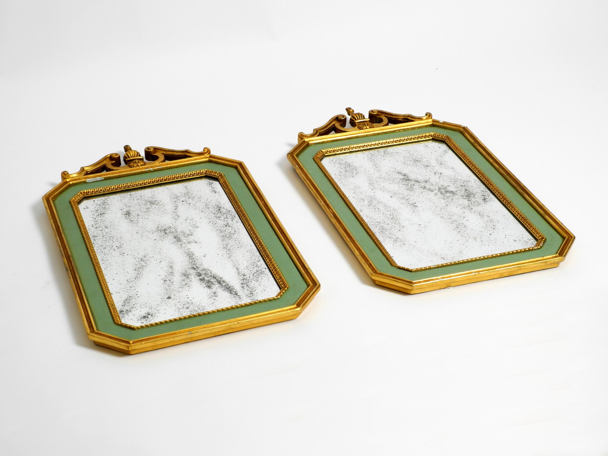 Mid-Century Modern Deux magnifiques miroirs muraux italiens du milieu du siècle en bois, en partie dorés