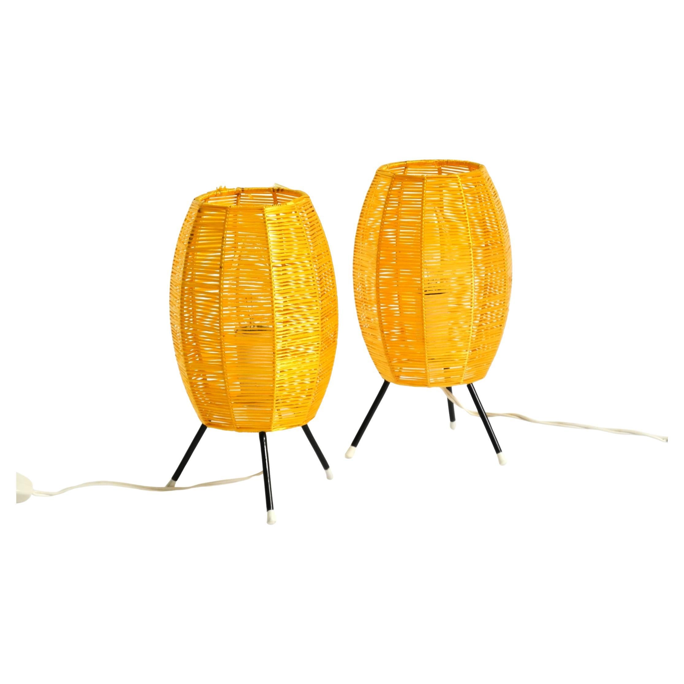 Two beautiful Mid Century modern tripod raffia table lamps For Sale