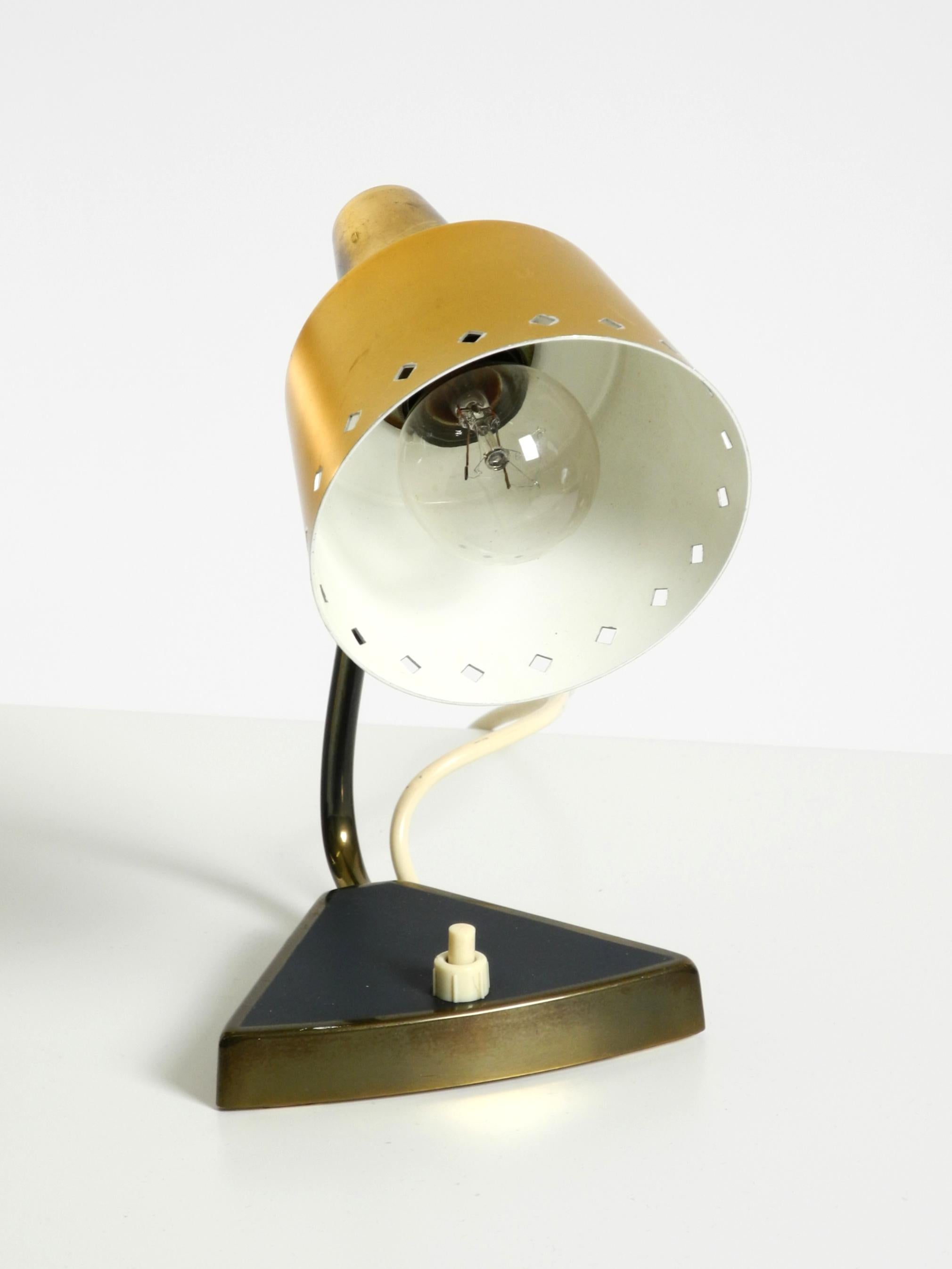 Zwei schöne seltene Mid Century Modern Messing Tischlampen im Angebot 6