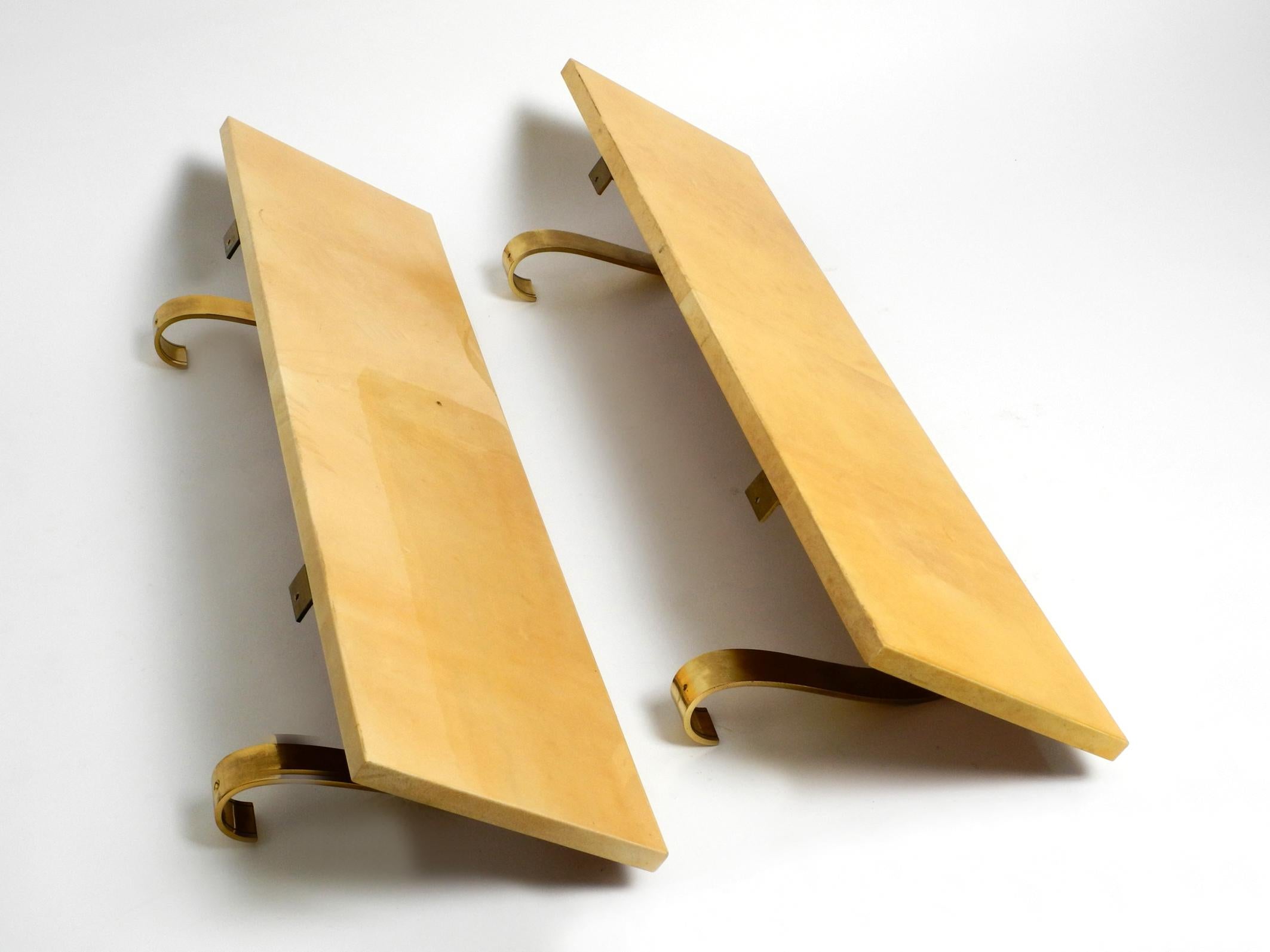 Two Beautiful, Very Rare 1960s Large Aldo Tura Shelves Made of Wood and Goatskin For Sale 4