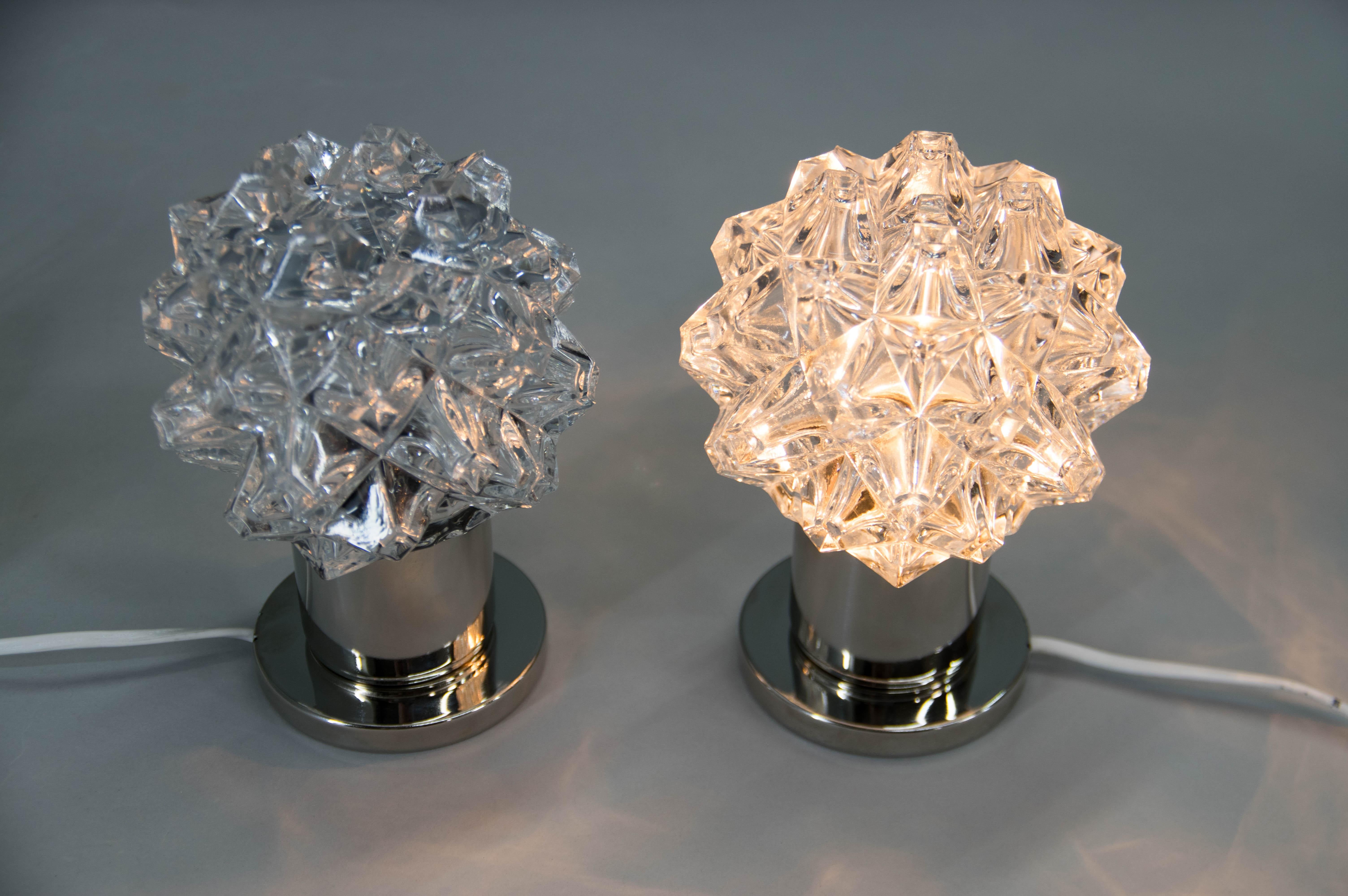 Mid-Century Modern Deux lampes de chevet ou appliques murales par Kamenicky Senov, 1970 en vente