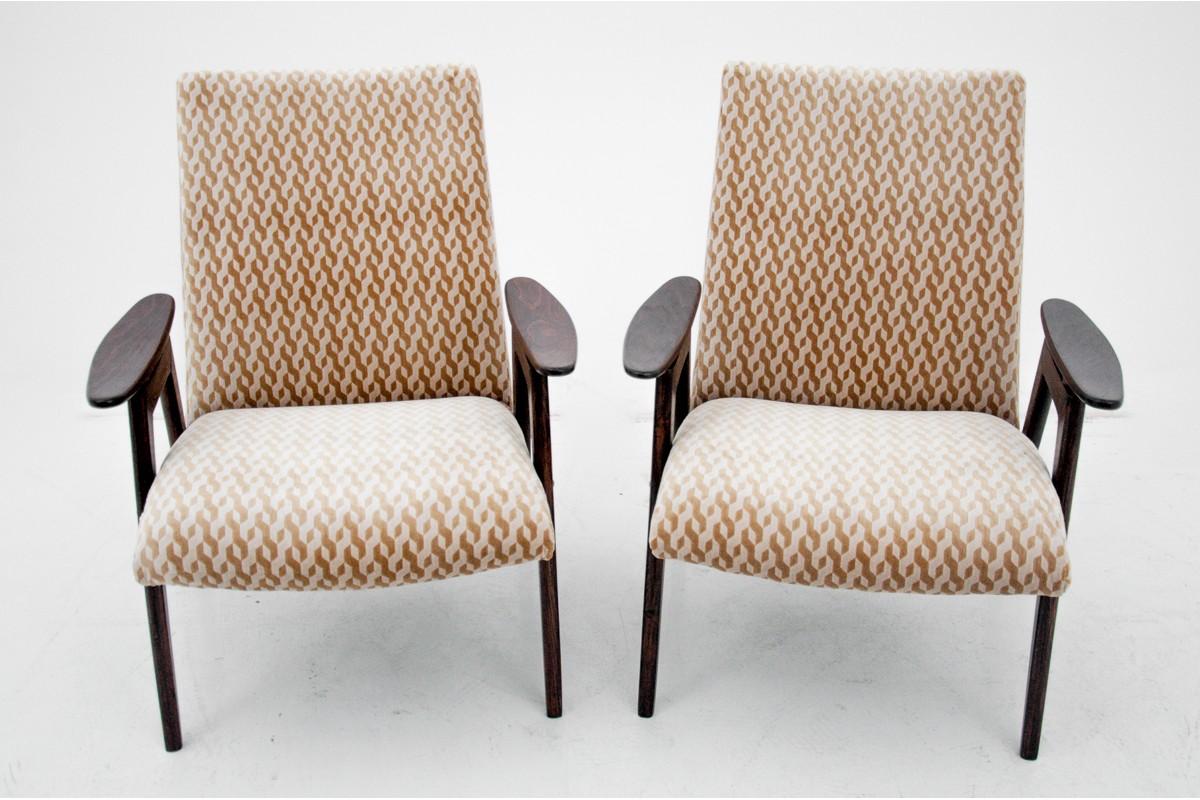 Two Beige Armchairs, Jaroslav Šmídek for Jitona, Czechoslovakia, 1960s For Sale 4