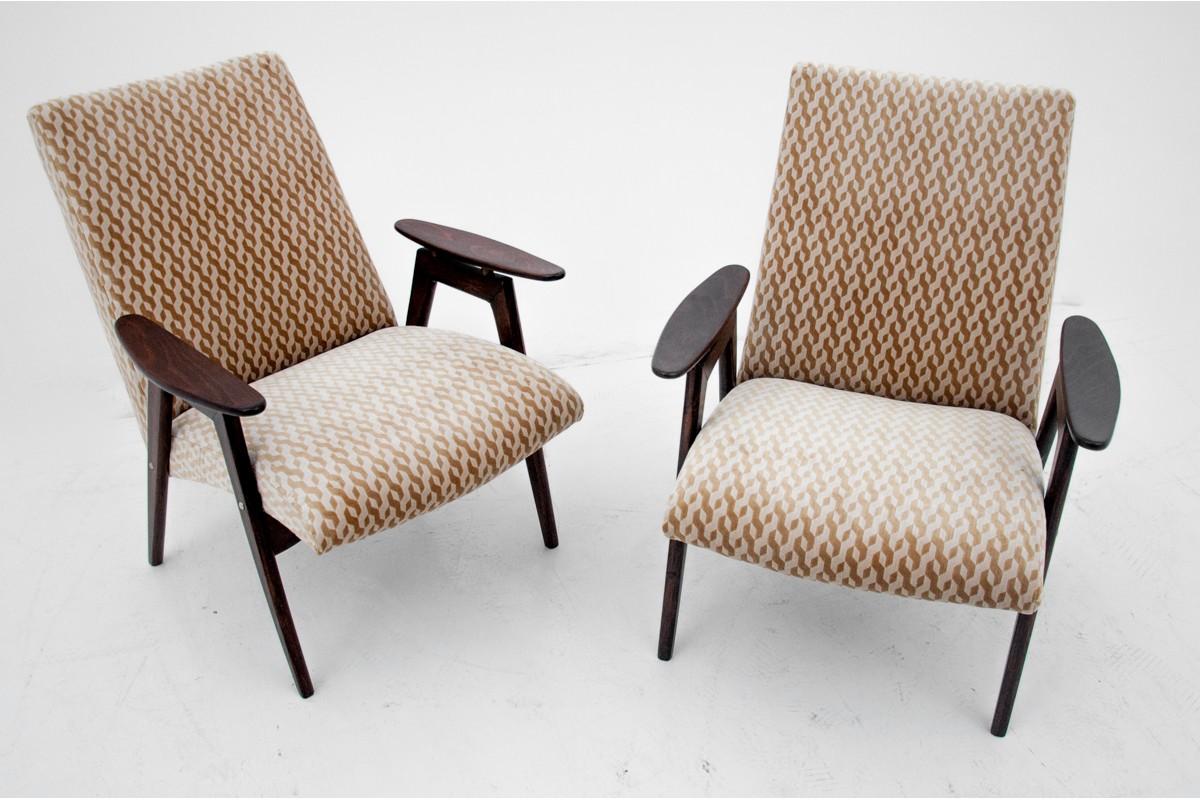 Two Beige Armchairs, Jaroslav Šmídek for Jitona, Czechoslovakia, 1960s For Sale 6