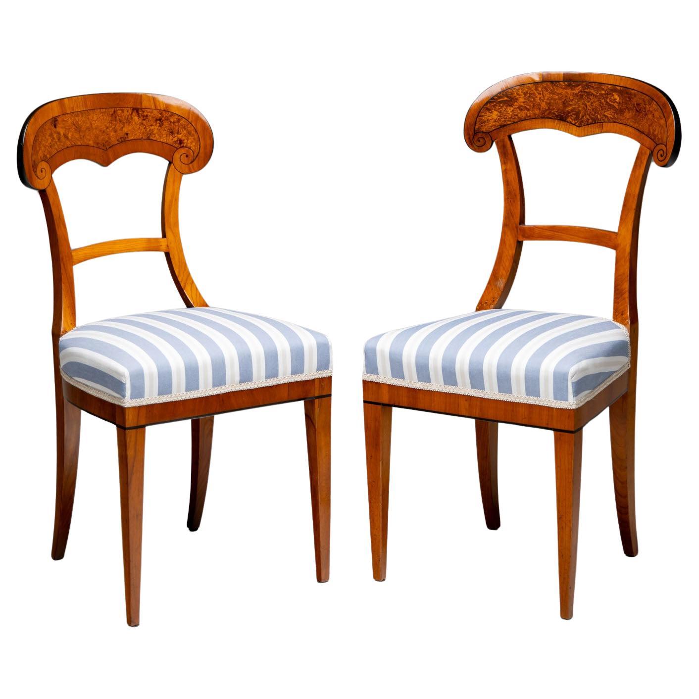 Two Biedermeier shovel chairs in cherry, Southern Germany, around 1820 For Sale