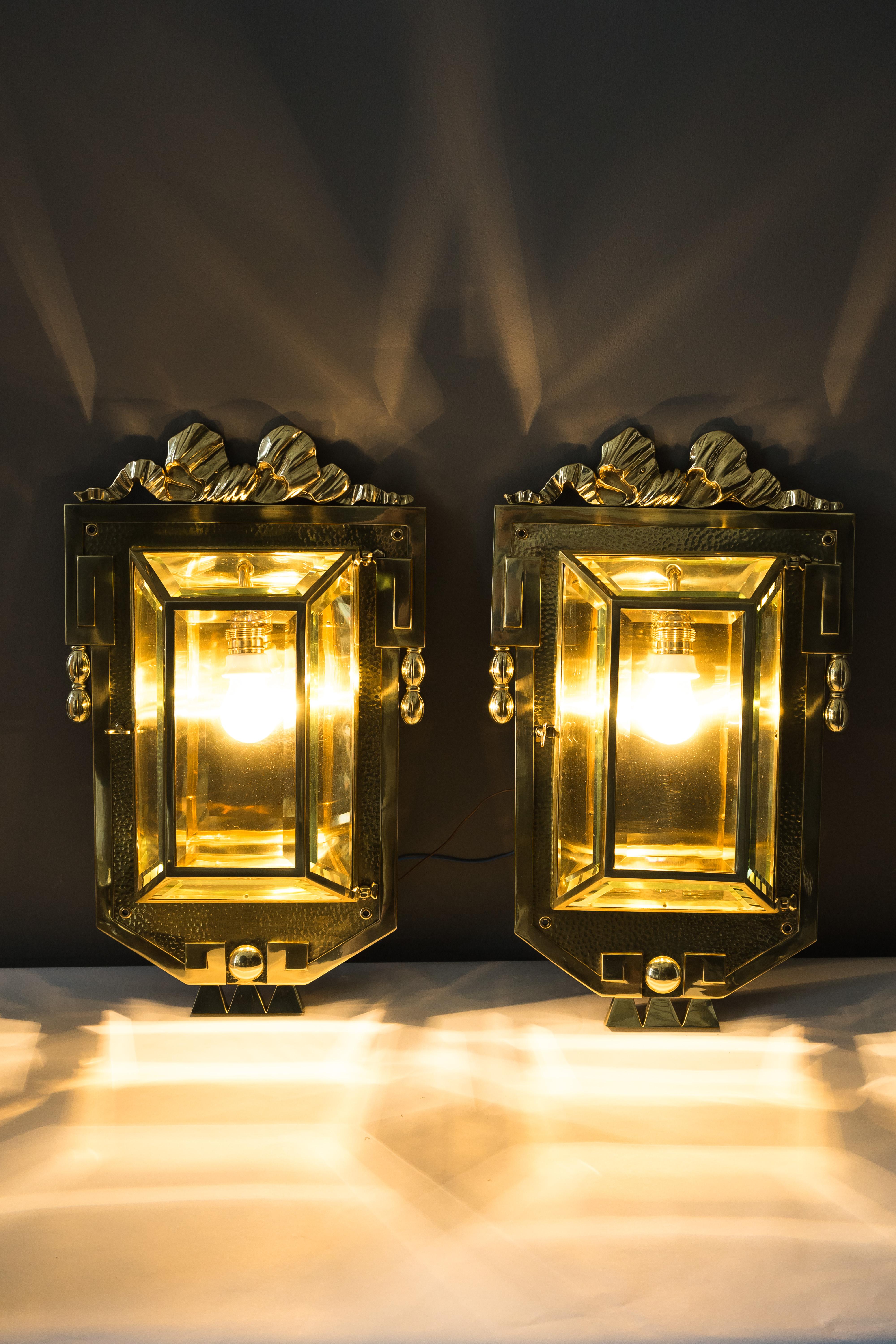 Two Big Jugendstil Wall Lamps with Cut Glass, Vienna, circa 1910s 6