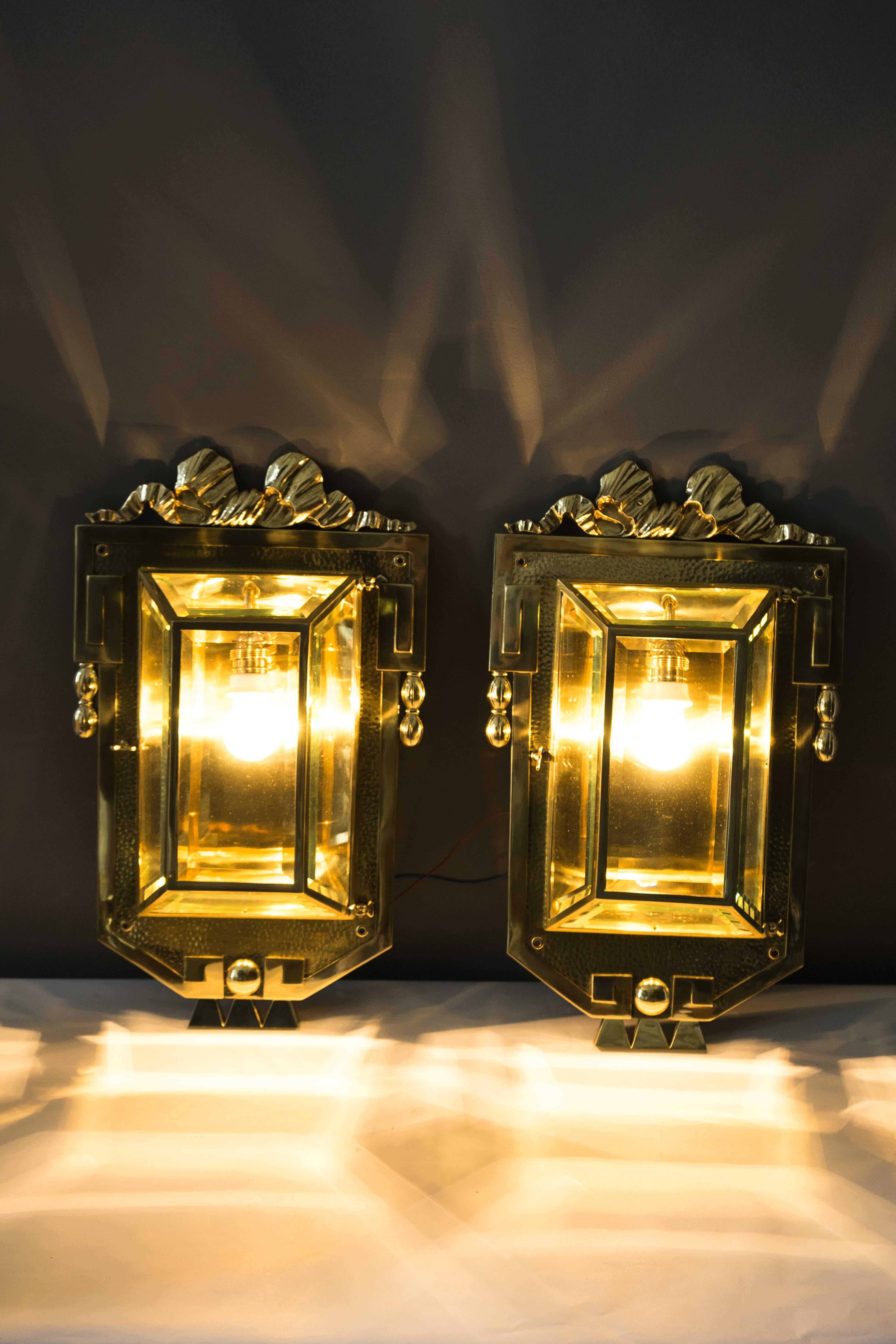 Two Big Jugendstil Wall Lamps with Cut Glass, Vienna, circa 1910s 7