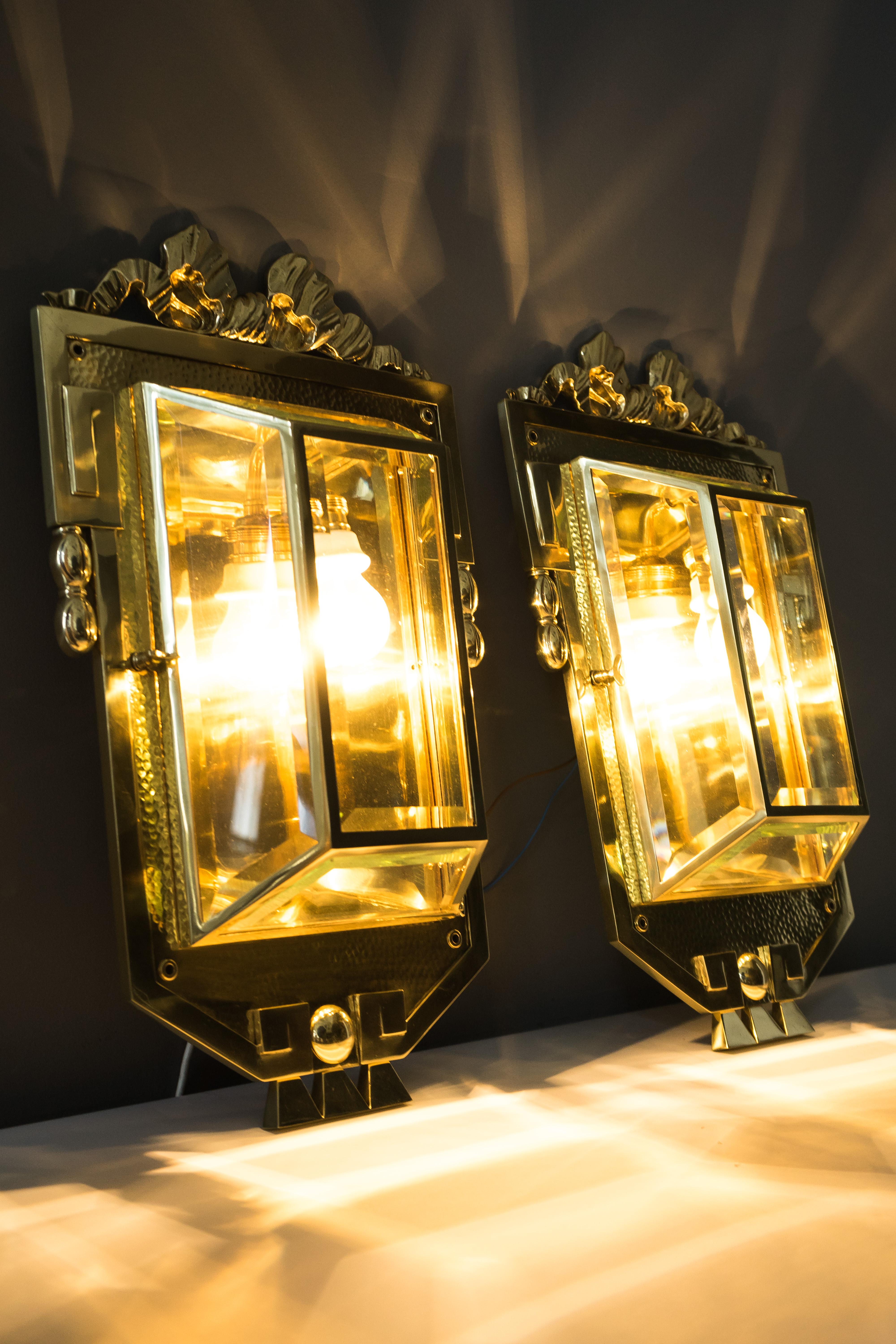 Two Big Jugendstil Wall Lamps with Cut Glass, Vienna, circa 1910s 8