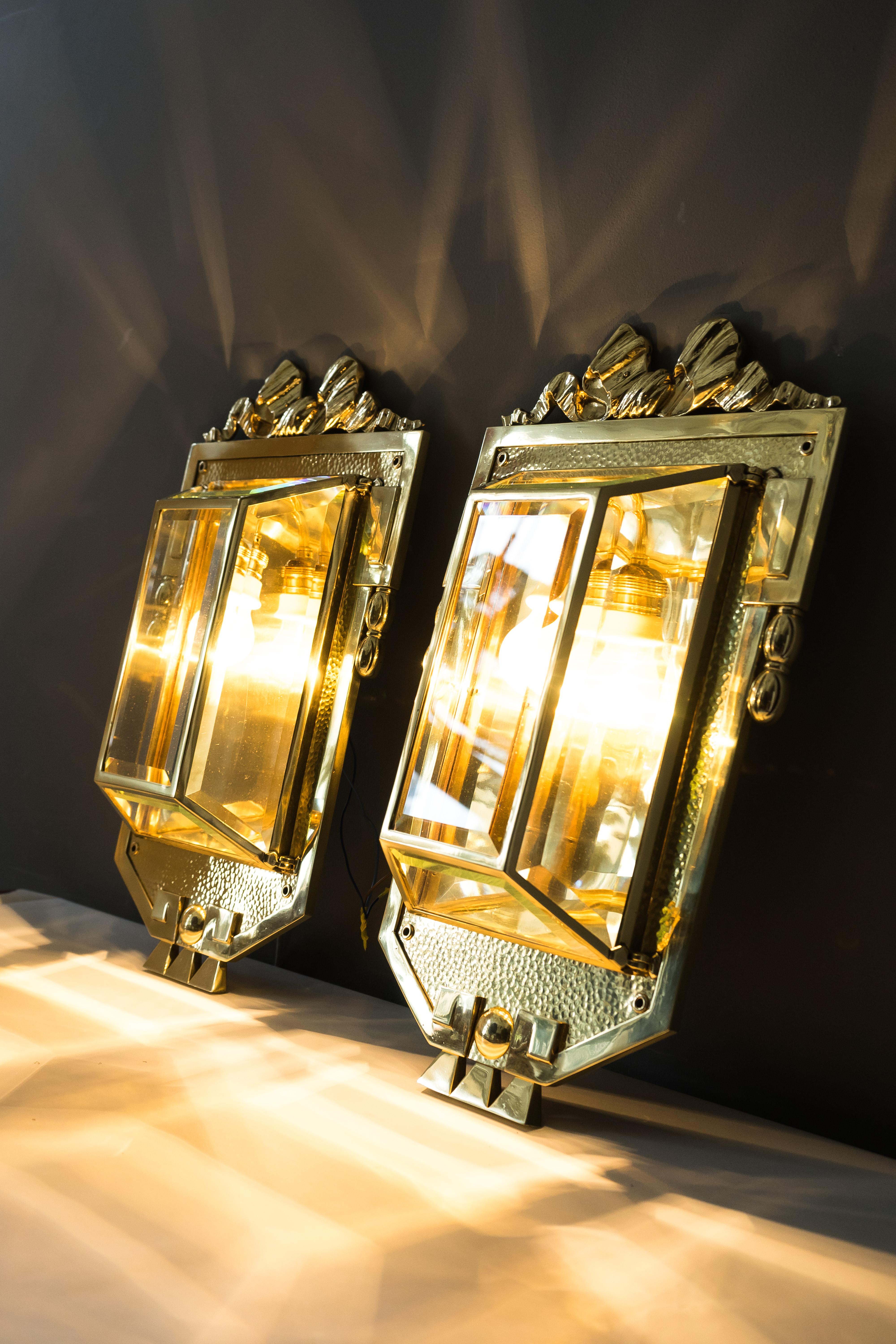 Two Big Jugendstil Wall Lamps with Cut Glass, Vienna, circa 1910s 9