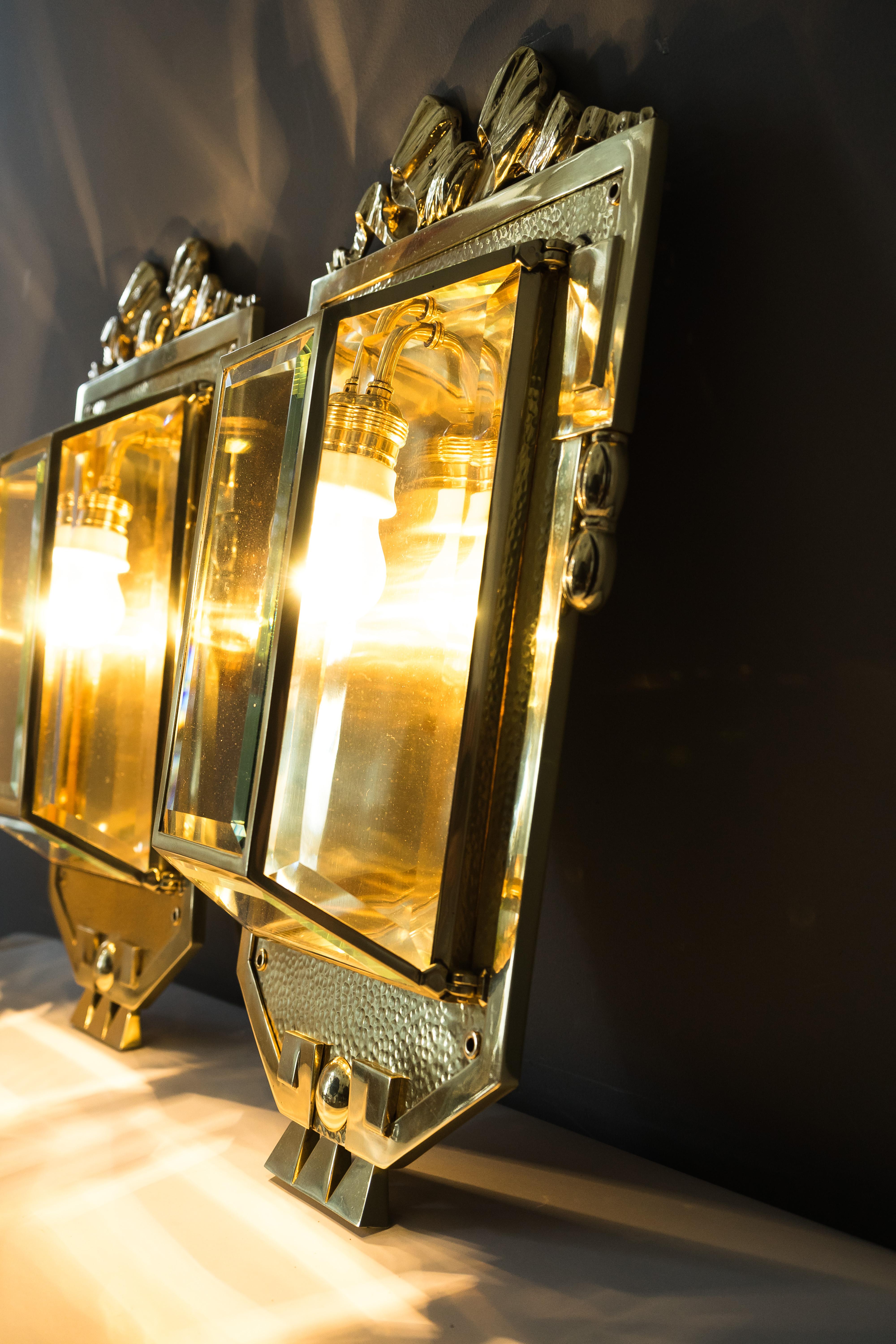 Two Big Jugendstil Wall Lamps with Cut Glass, Vienna, circa 1910s 10