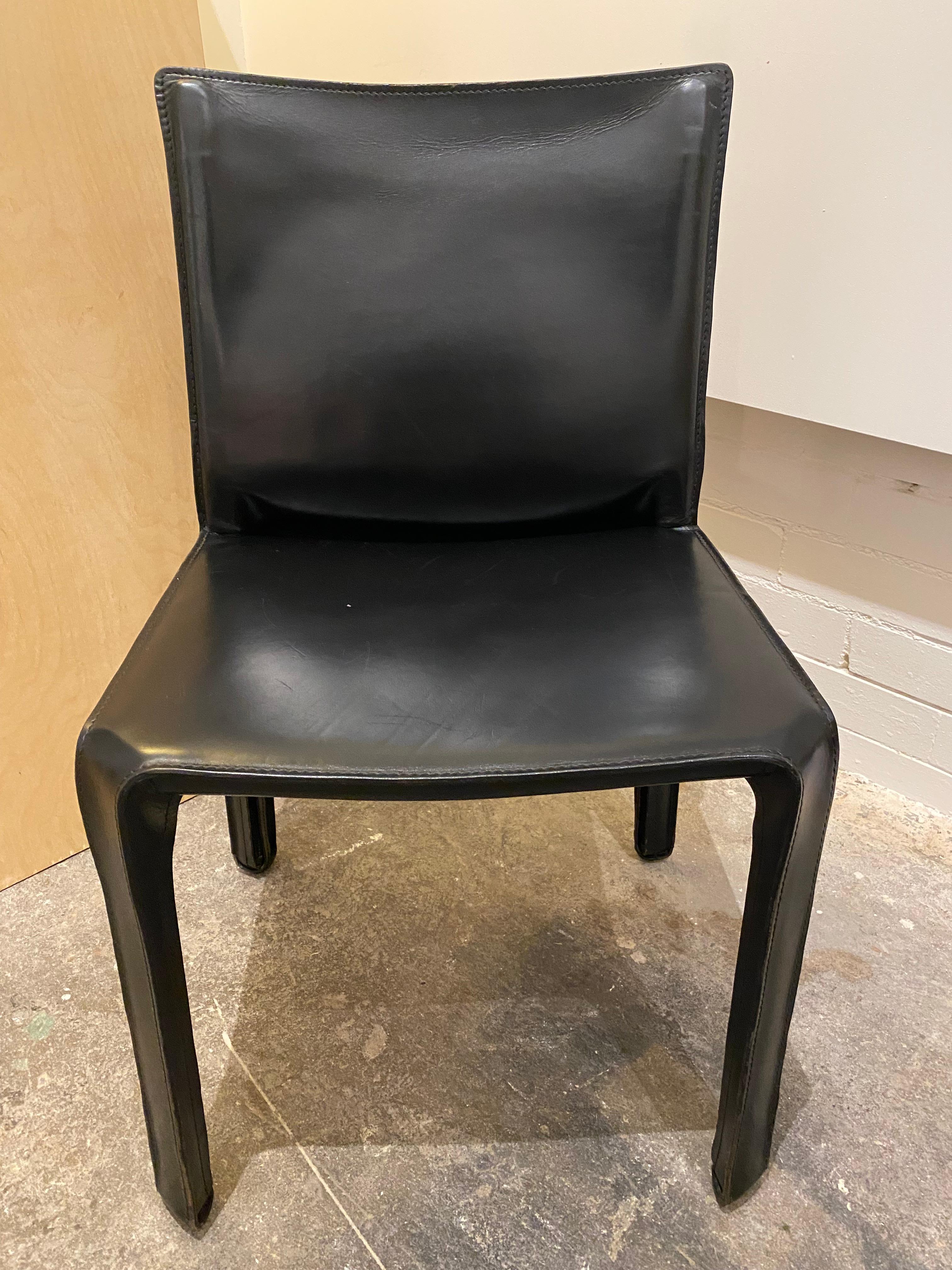 Two Black 1980s Cassina Mario Bellini CAB 412 Chairs en venta 3