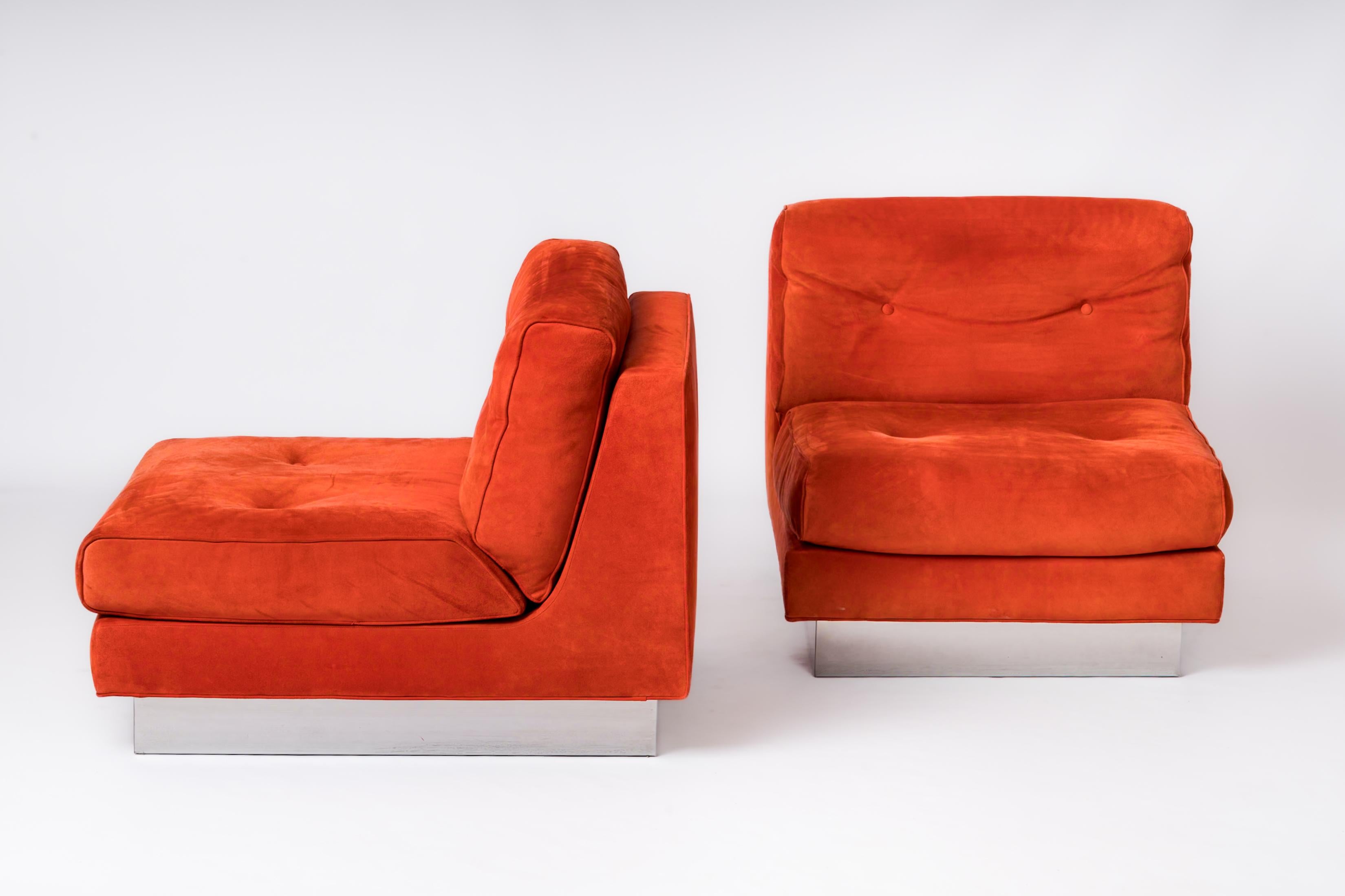 Fin du 20e siècle Deux chaises longues californiennes en daim orange sang-de-bœuf de J. Charpentier - France  en vente