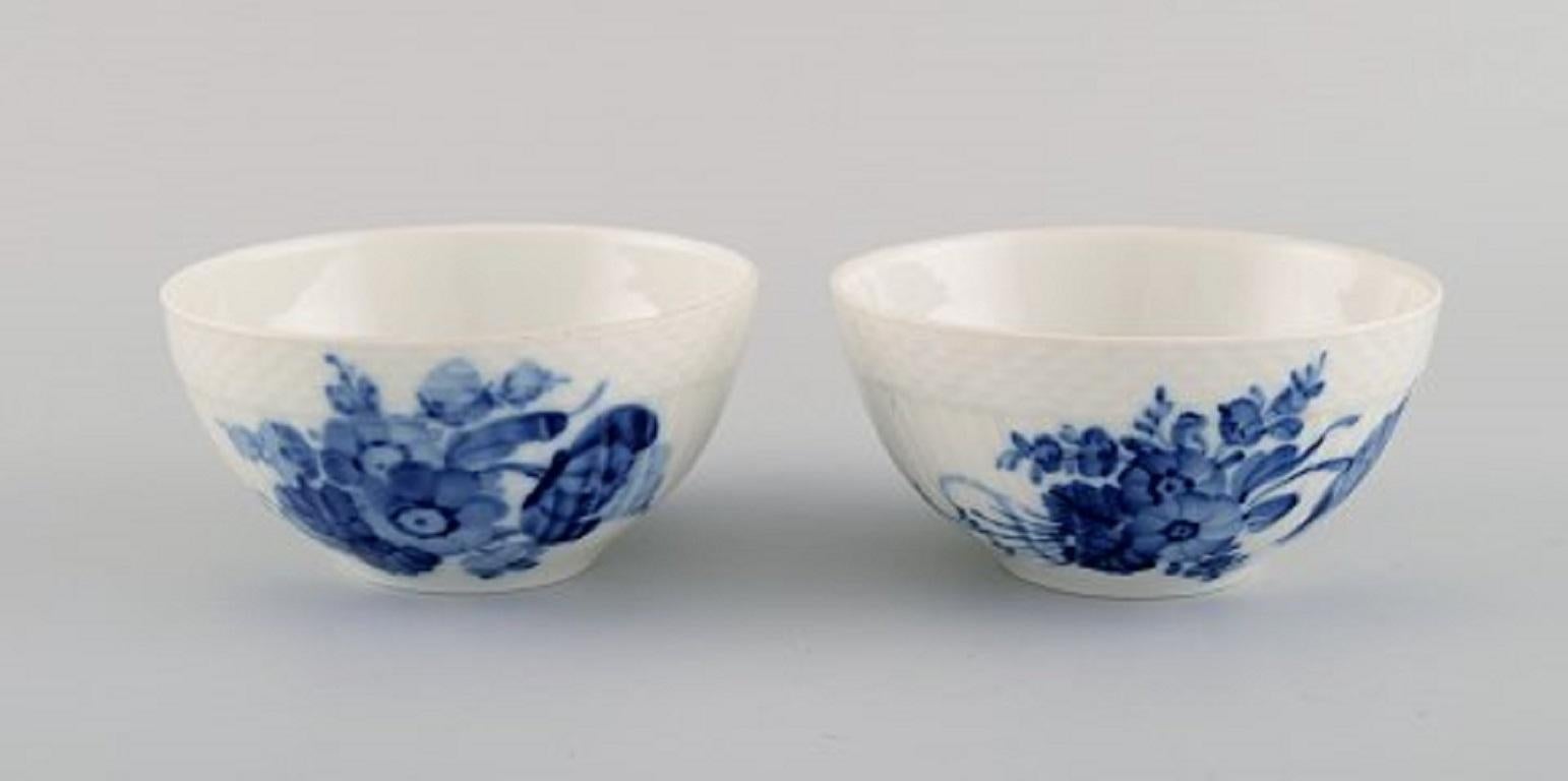 Two blue flower braided bowls, 1960s. Model number 10 / 1551A.
Royal Copenhagen.
Measures: 10.2 x 5 cm.
In excellent condition.
Stamped.
1st factory quality.
