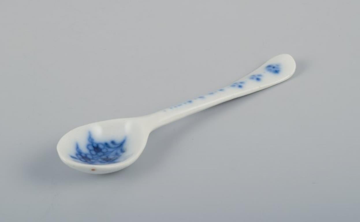 Deux tasses à œuf oignon bleu avec cuillères Vers les années 1920/30 en vente 1