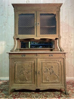 Buffet à deux corps en chêne massif, période Art nouveau