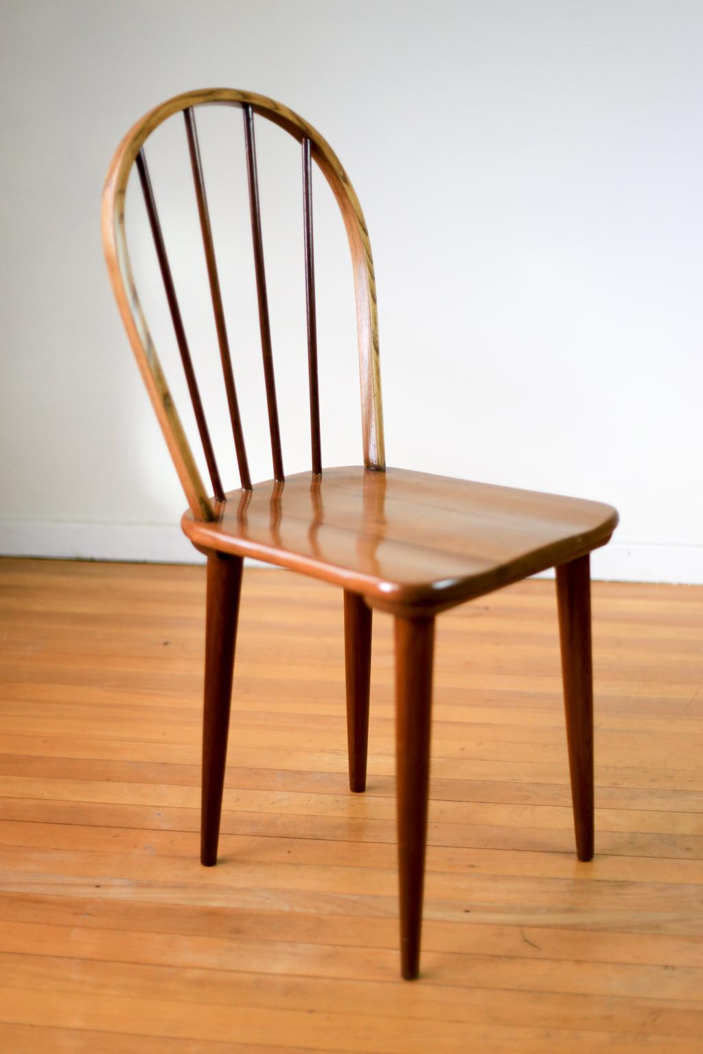 Scandinavian Modern Two Bow-Back Windsor Chairs by E.E. Meyer for Binnehuis, South Africa For Sale