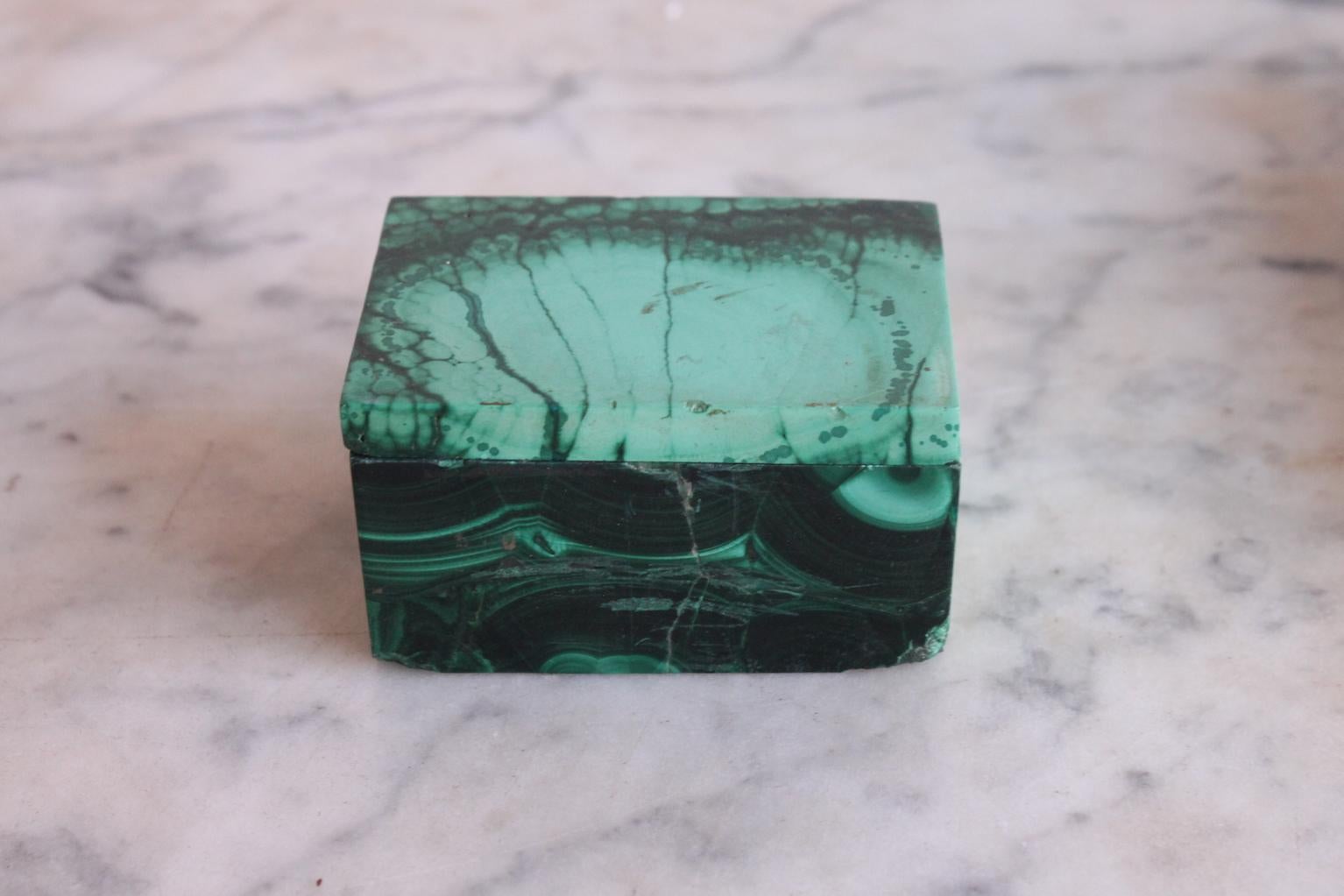 Two pretty boxes in malachite, probably Russian, 19th century.
Good condition for the big one, however the small one has accidents.
Dimensions of the big box: Width 18.5 cm, Depth 12.7 cm, Height 3 cm
Dimensions of the small one: Width 6.5 cm,