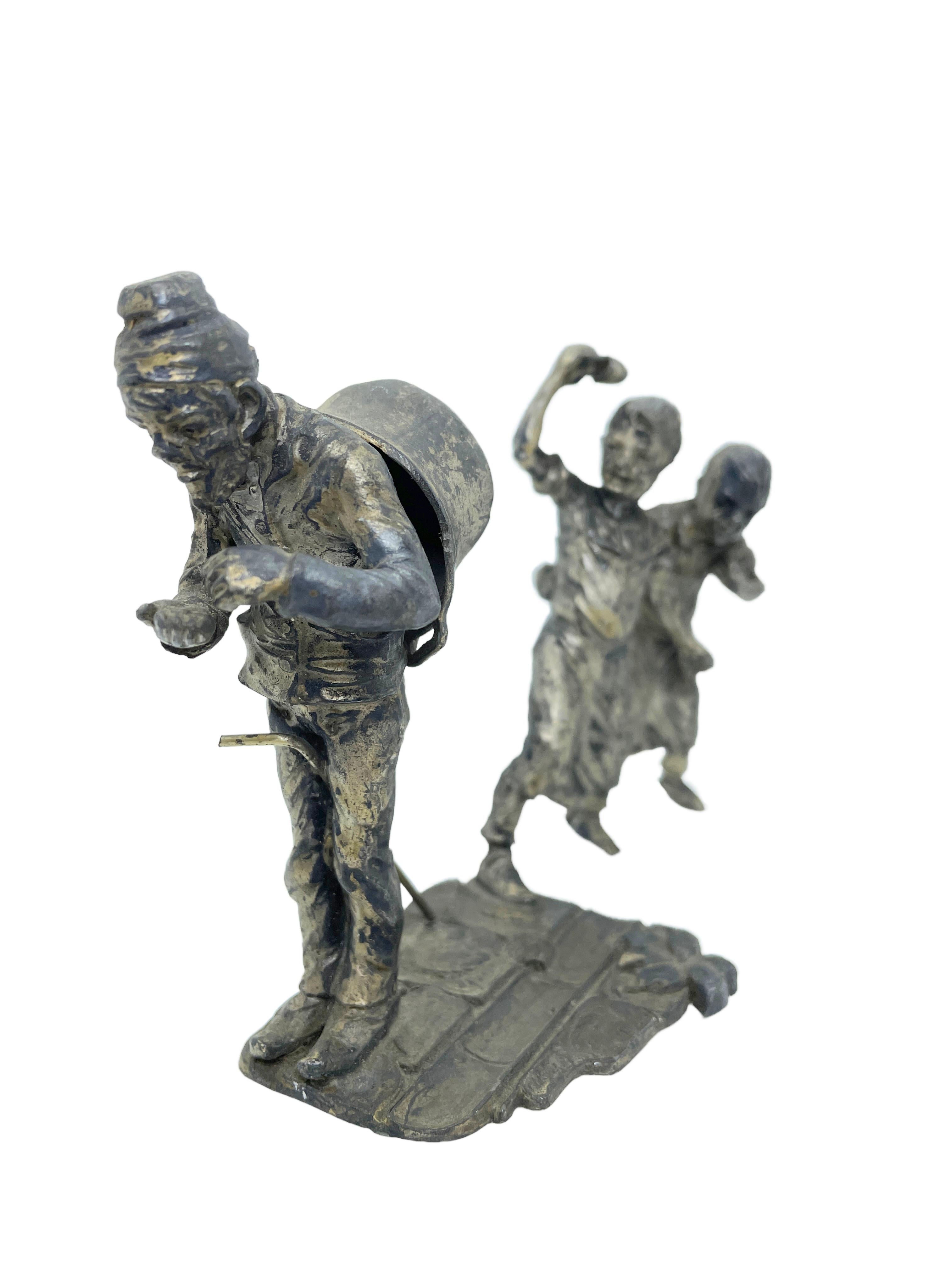 Two Boys & Tinker Tramp Metal Figurine Vienna Bronze Style, Austria 1900s In Good Condition For Sale In Nuernberg, DE