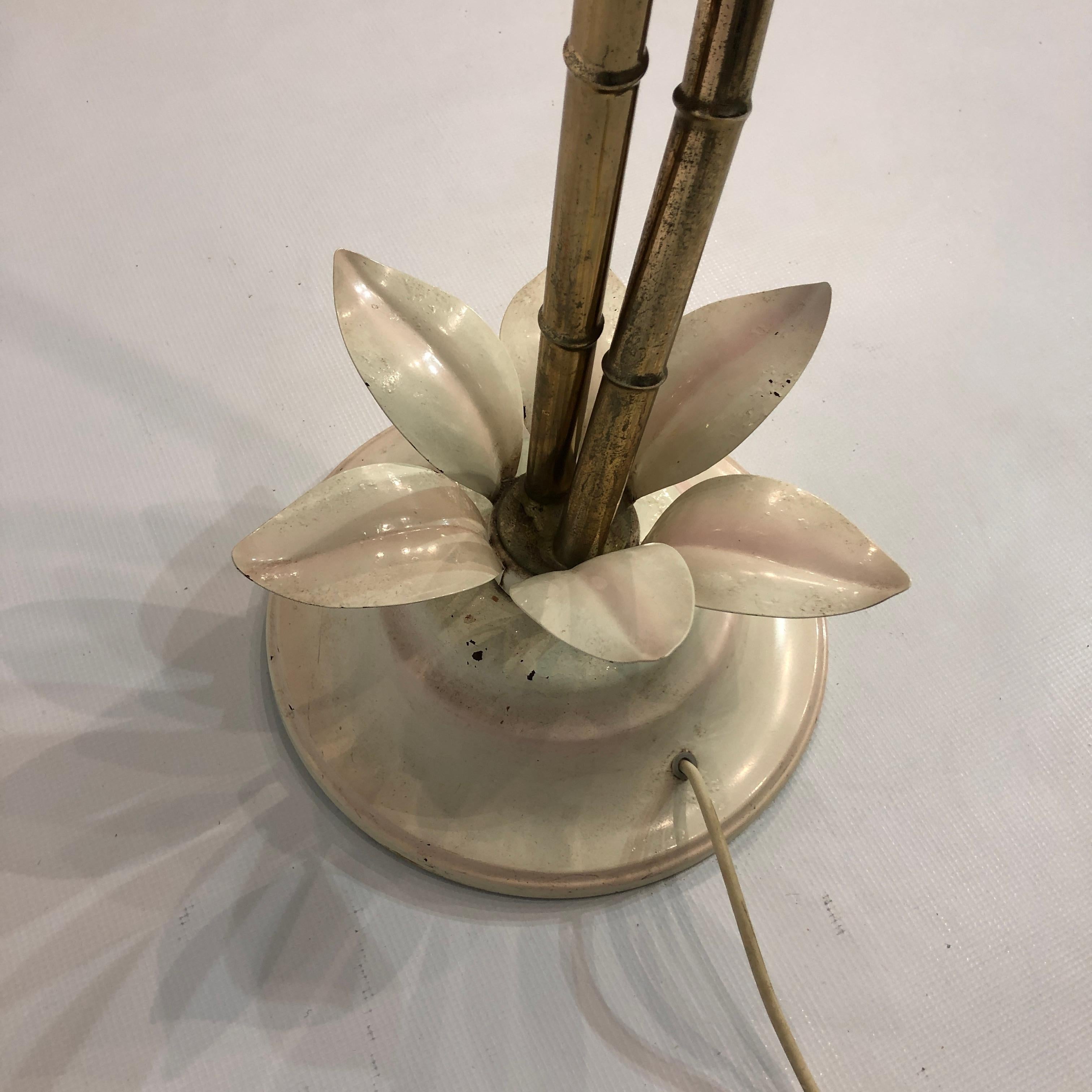 Two Branch Palm Tree Floor Lamp 1970s Vintage Italian Hollywood Regency Brass  For Sale 4