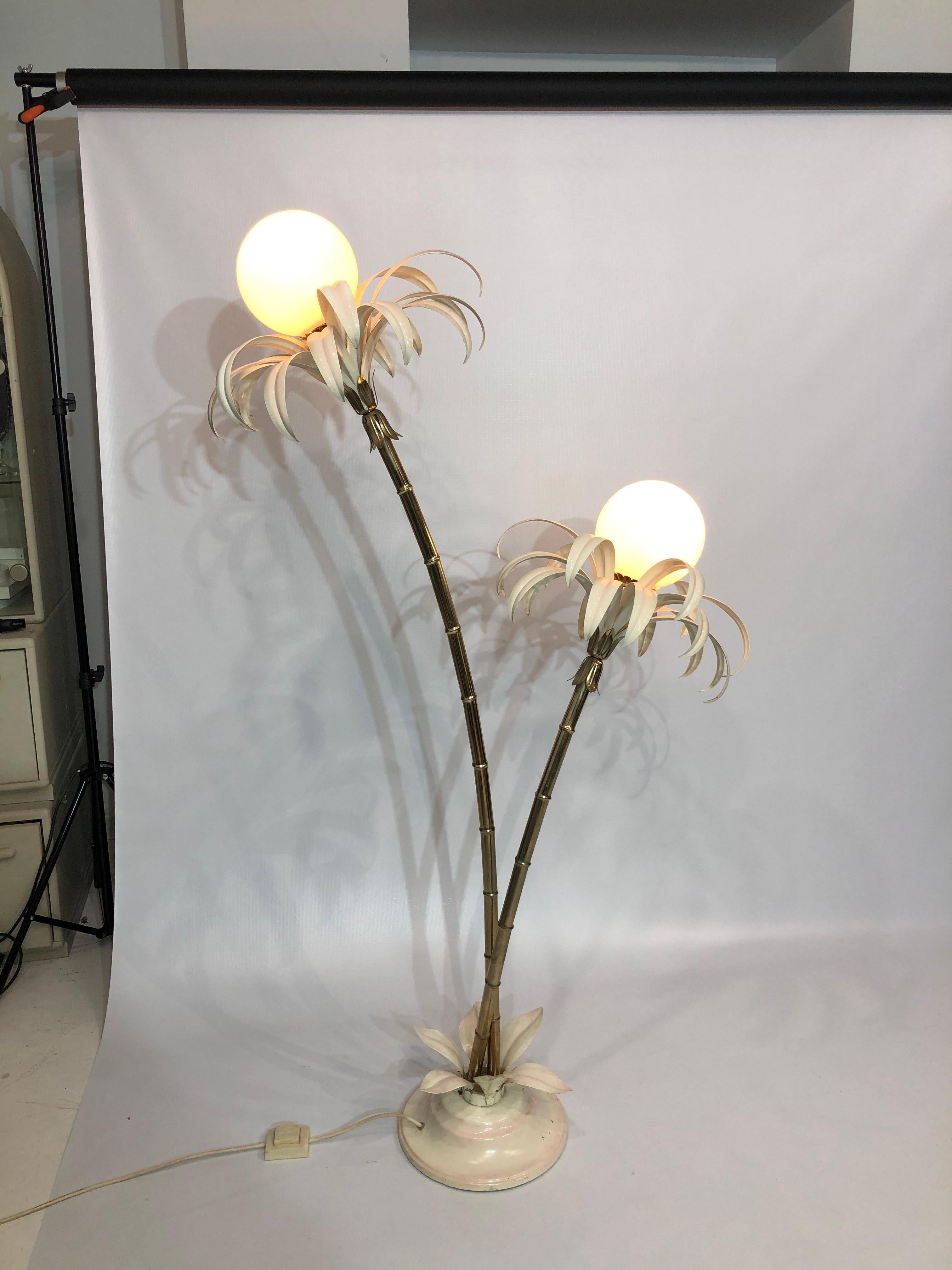 Zwei Branch Palm Tree Stehlampe 1970er Vintage Italian Hollywood Regency Messing  im Angebot 4