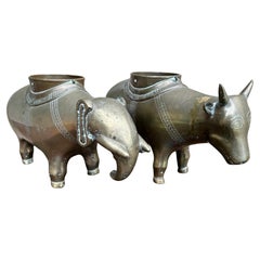 Dos Figuras Chinas de Latón (Buey y Elefante) - W4000