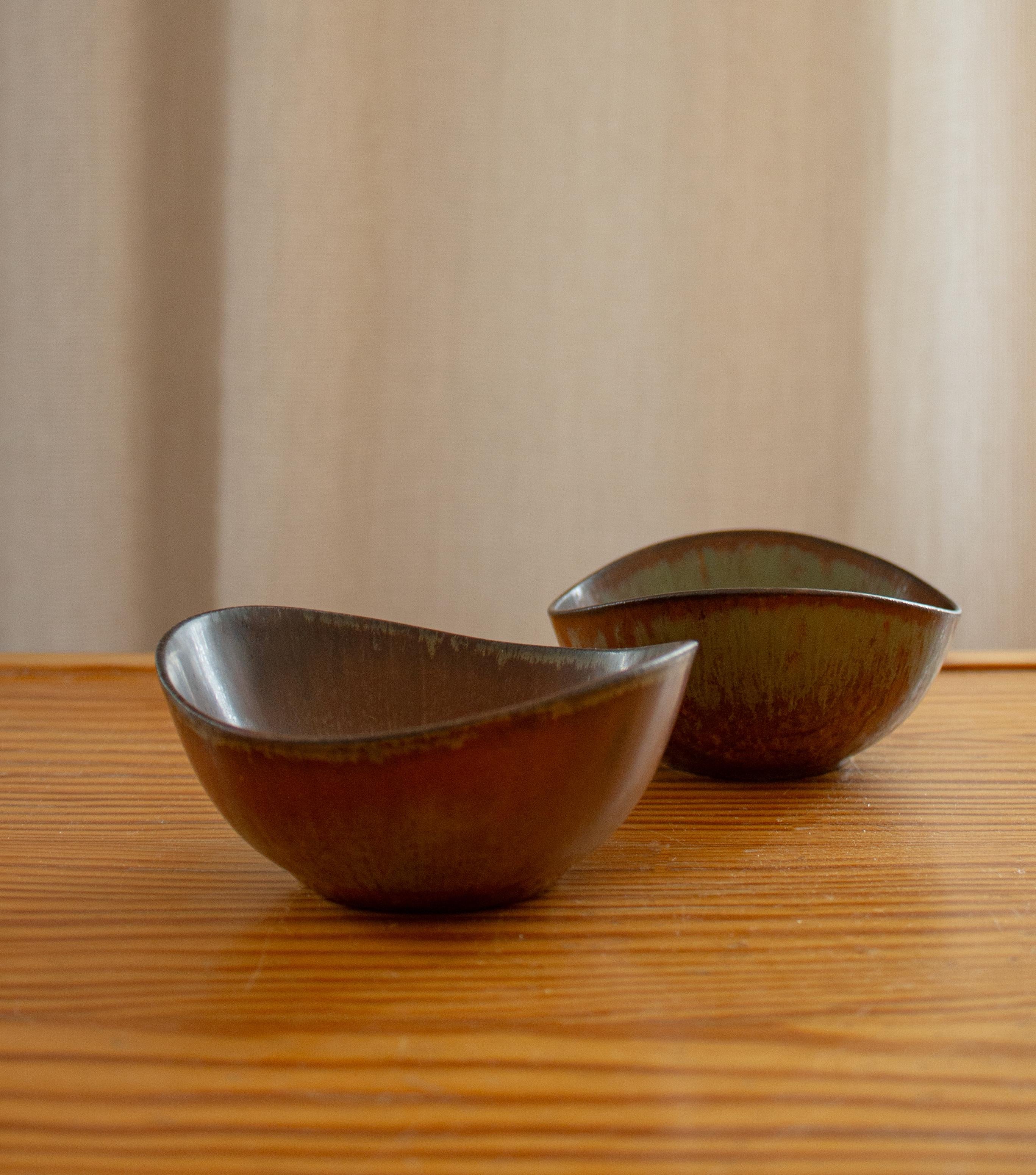 Hand-Crafted Two Brown and green-glazed Gunnar Nylund Bowls, Sweden, 1940s For Sale