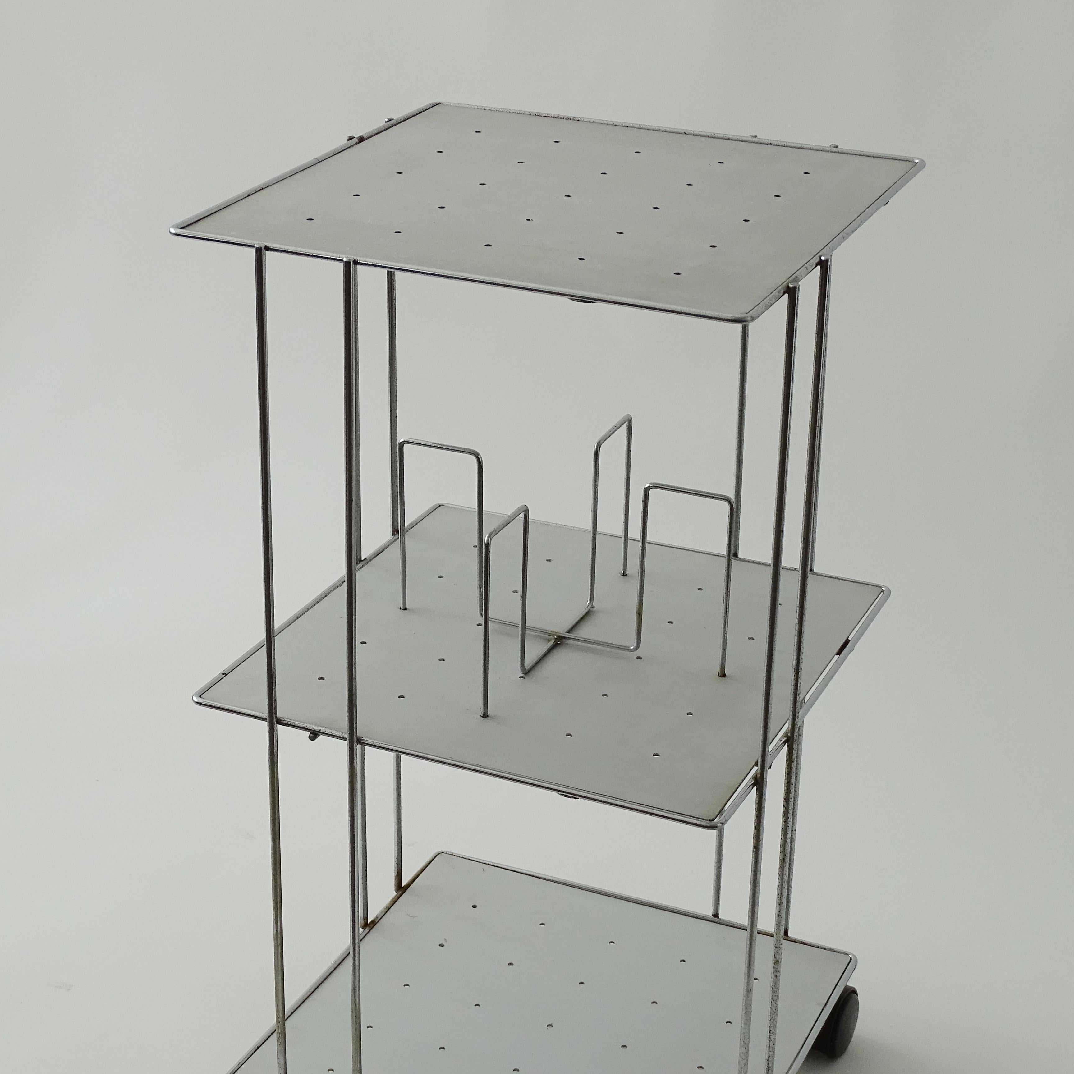 Two Bruno Munari 'Vademecum' bookcase carts for Robots, Italy 1974 For Sale 1