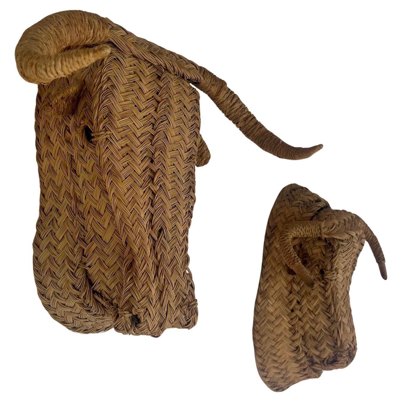 Zwei Stierköpfe, handgeflochtener Esparto,  Spanien 1960er Jahre im Angebot