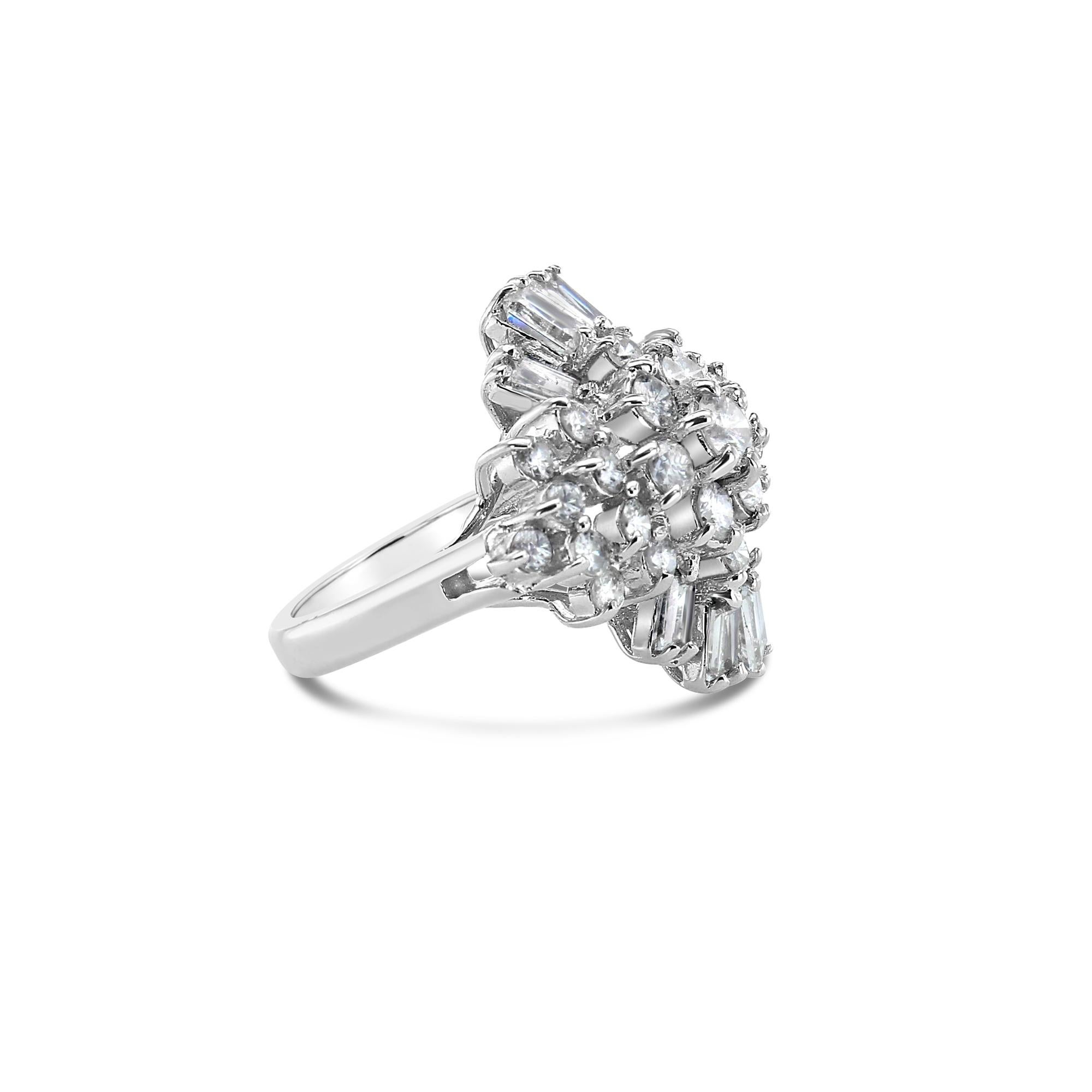 ♥ Ring Zusammenfassung ♥

Hauptstein: Diamant
Ungefähr. Karat Gewicht: 2.00cttw
Diamant Reinheit: SI1/SI2
Farbe des Diamanten: G/H
Stein-Schliff: Rund & Baguette
Band MATERIAL: 14k Weißgold
Abmessungen: 23MM x 25MM
Gewicht: 8 Gramm

Diamanten sind