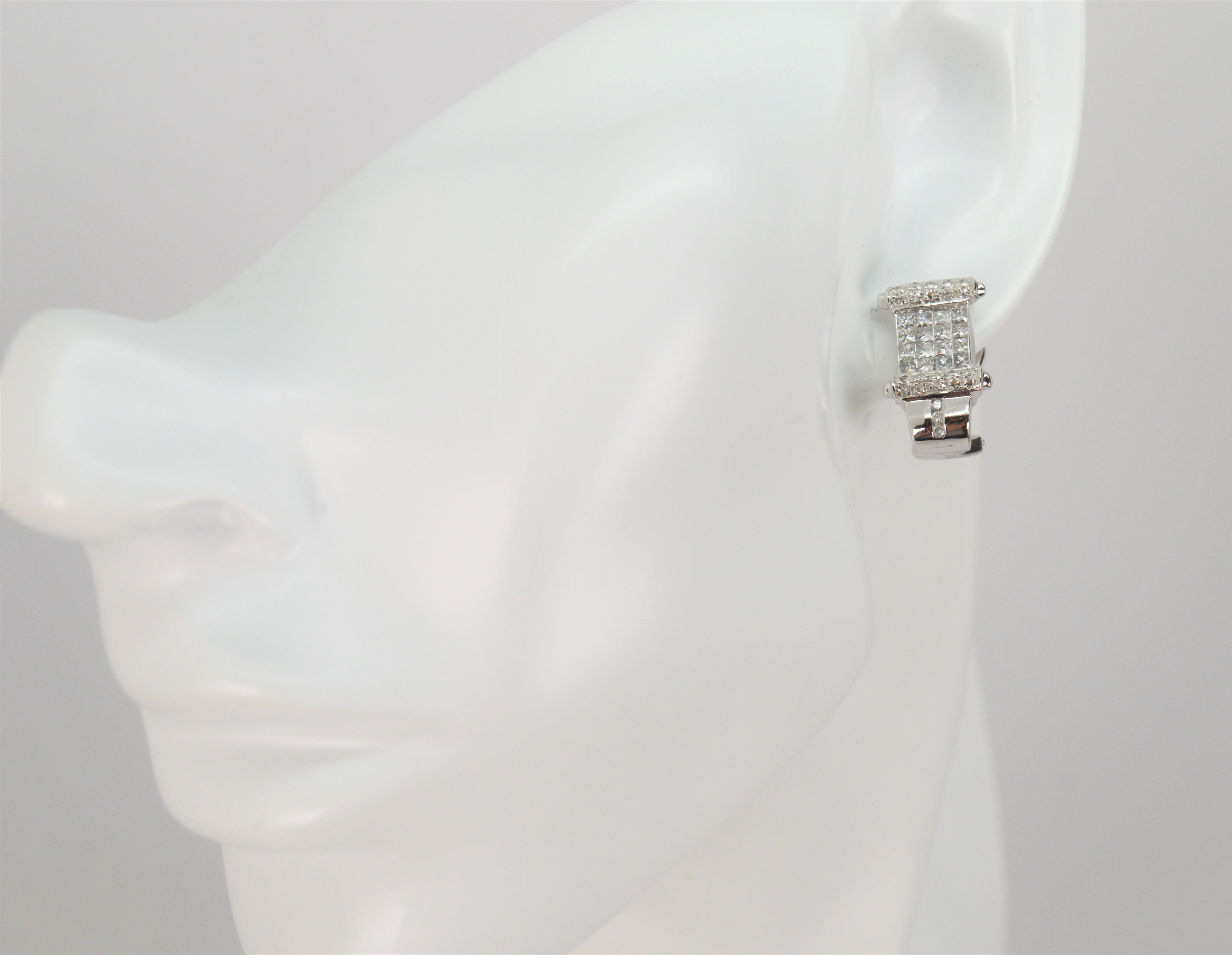 zwei Karat Diamant-Cluster-Ohrringe aus 14 Karat Weißgold mit Säulen Damen im Angebot