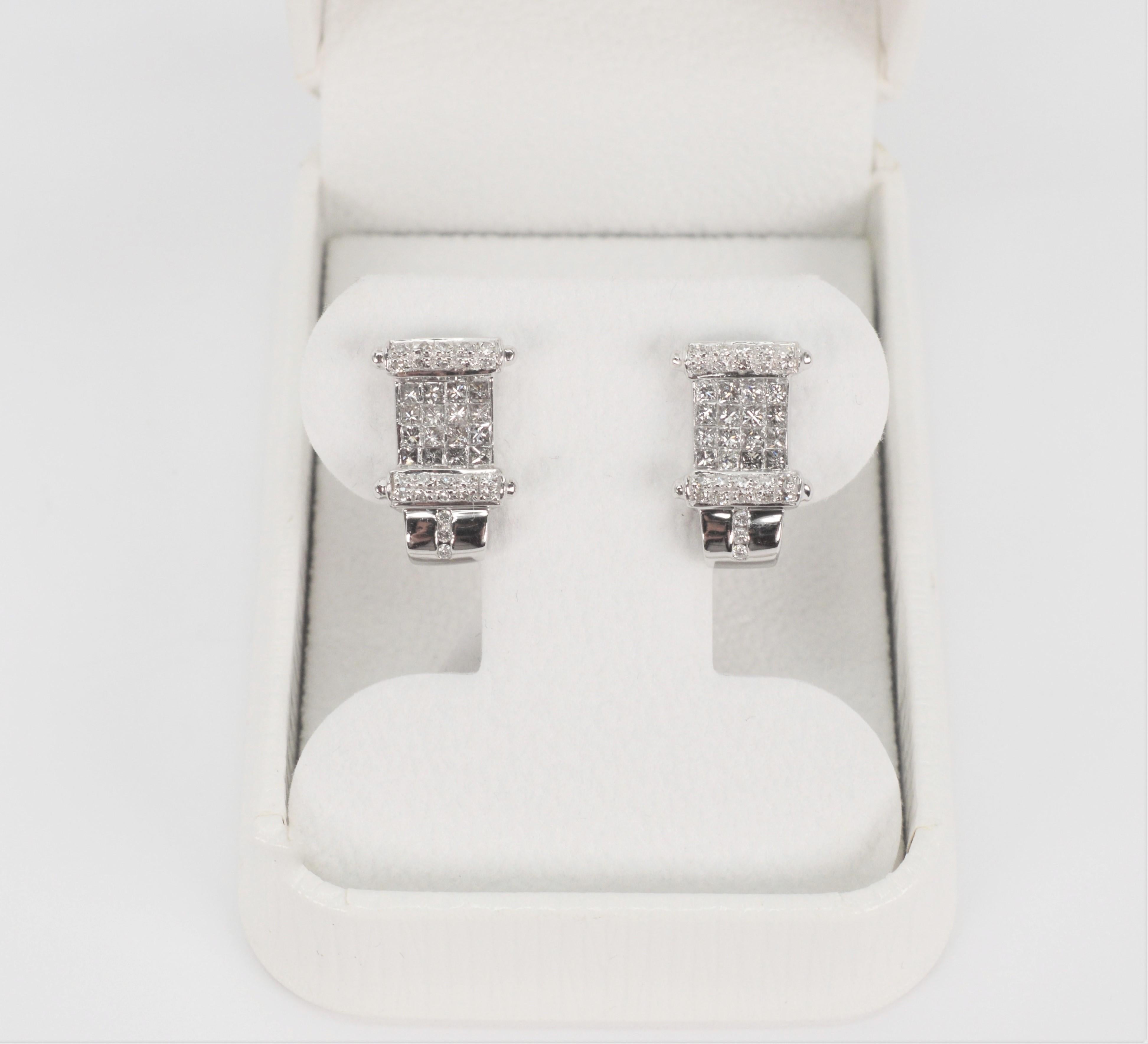 zwei Karat Diamant-Cluster-Ohrringe aus 14 Karat Weißgold mit Säulen im Angebot 1