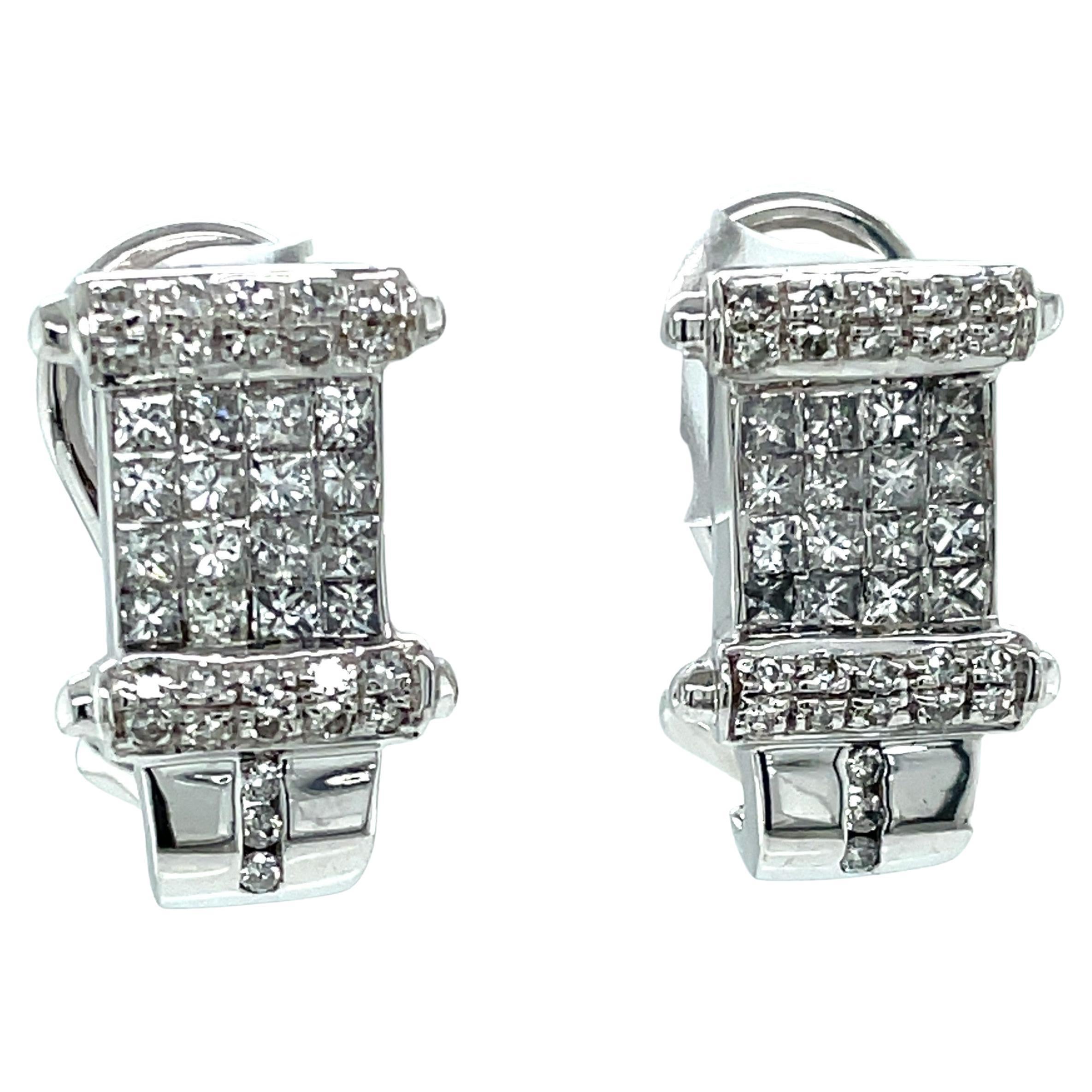 zwei Karat Diamant-Cluster-Ohrringe aus 14 Karat Weißgold mit Säulen im Angebot